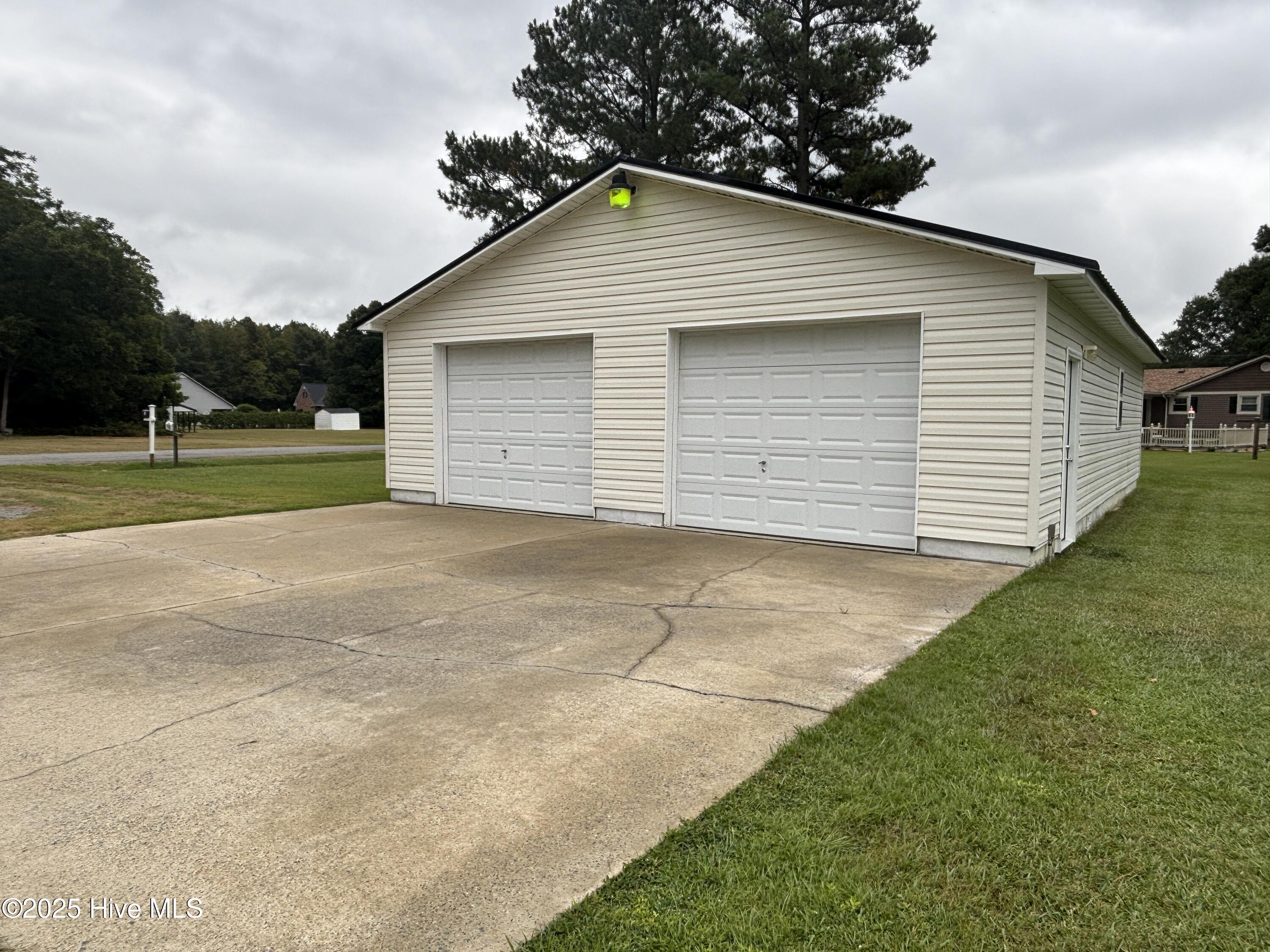 2-Car Garage/Workshop