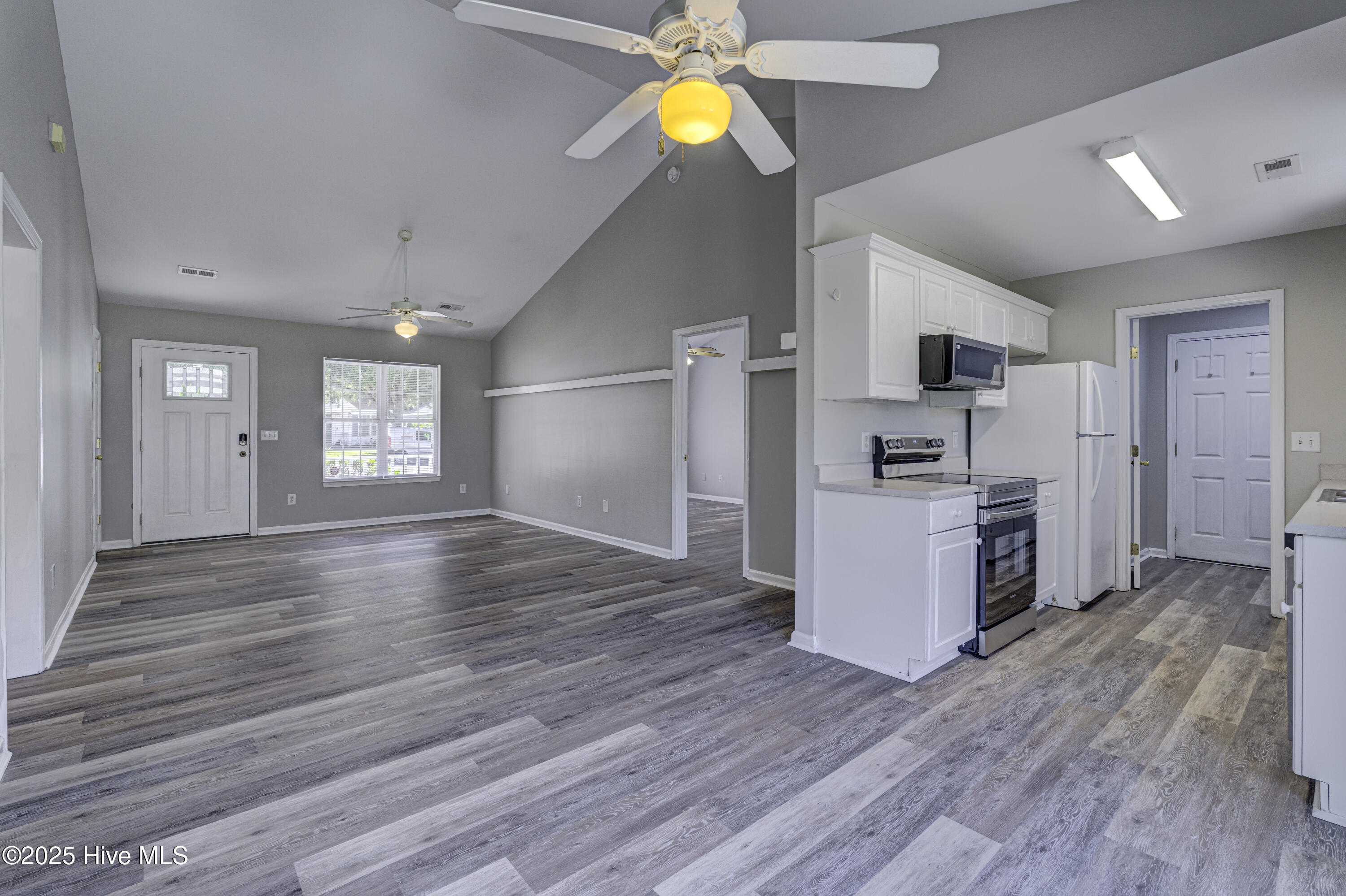 100531286 | Photo 17