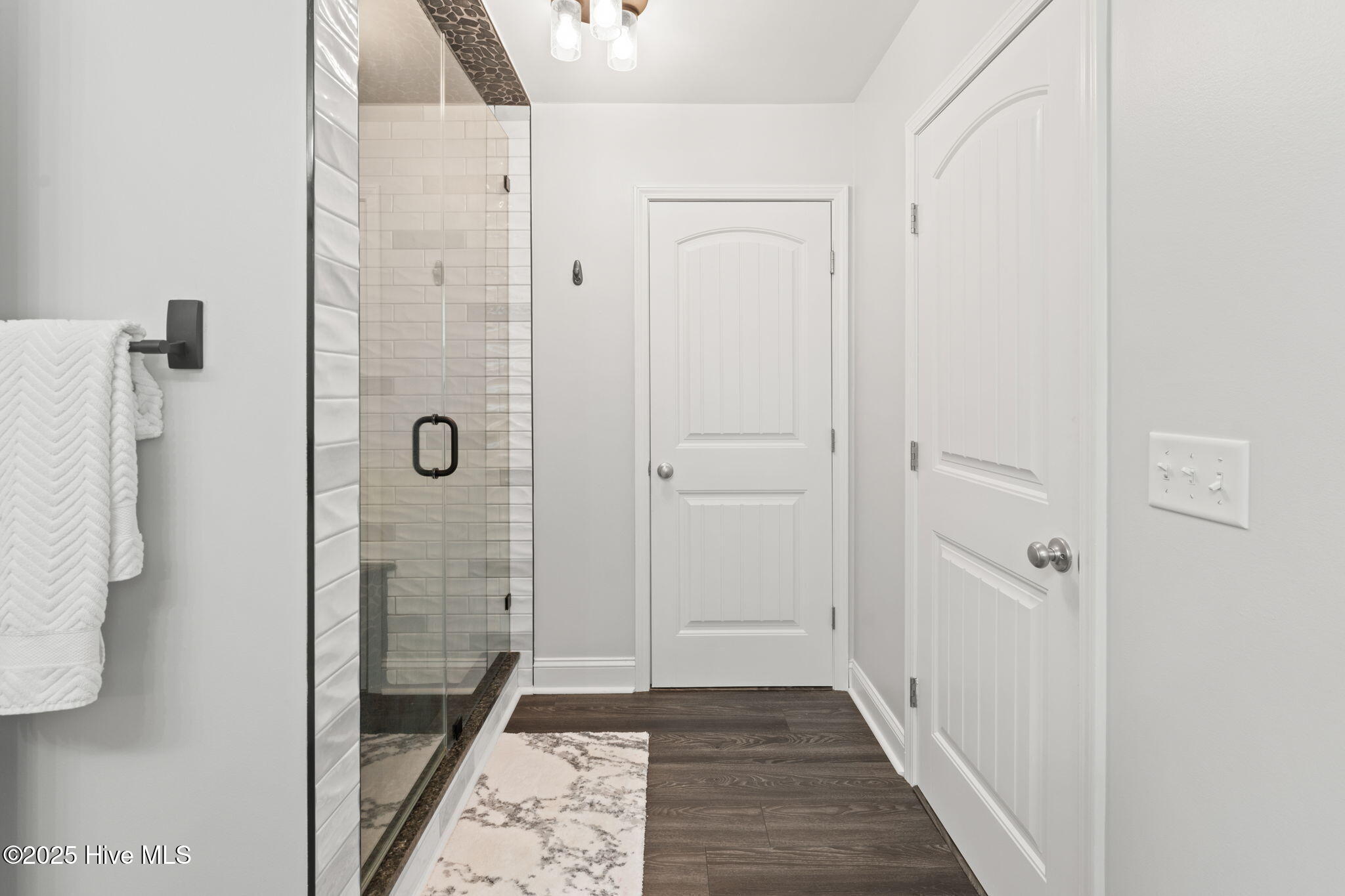 100548300 | Photo 30