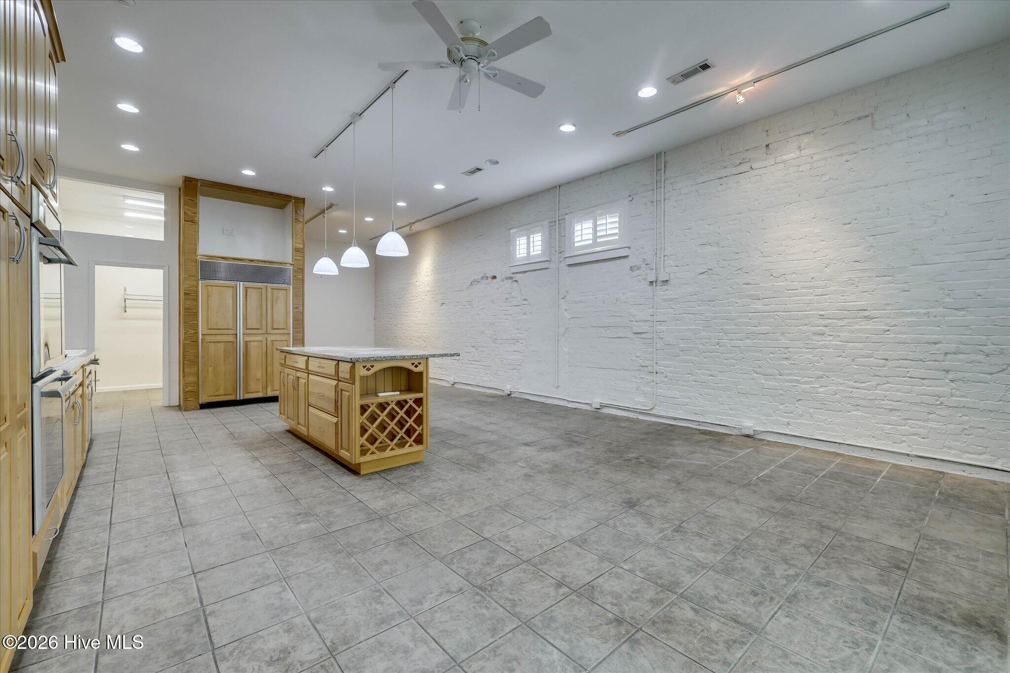 150 Fairfield St kitchen/living