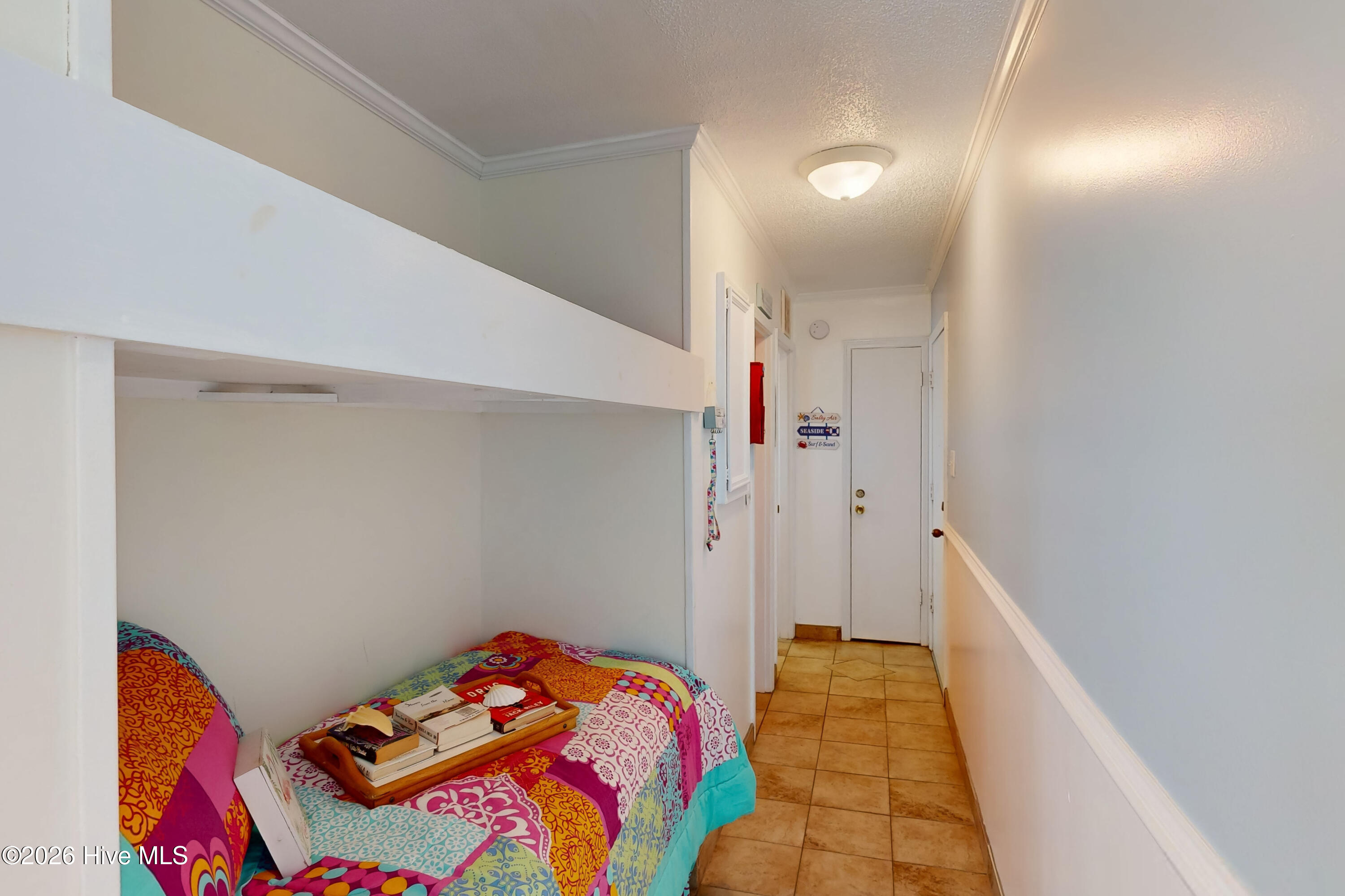 100566271 | Photo 18