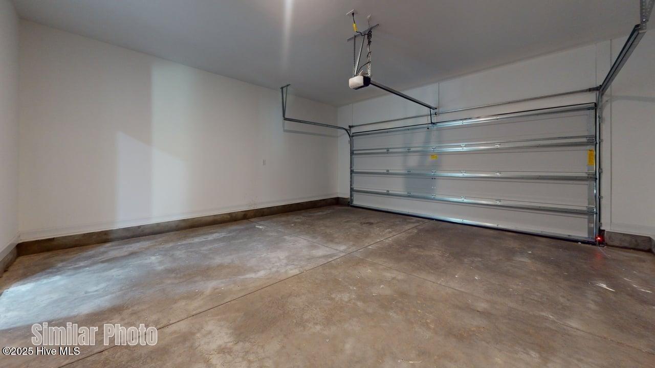 100546345 | Photo 33