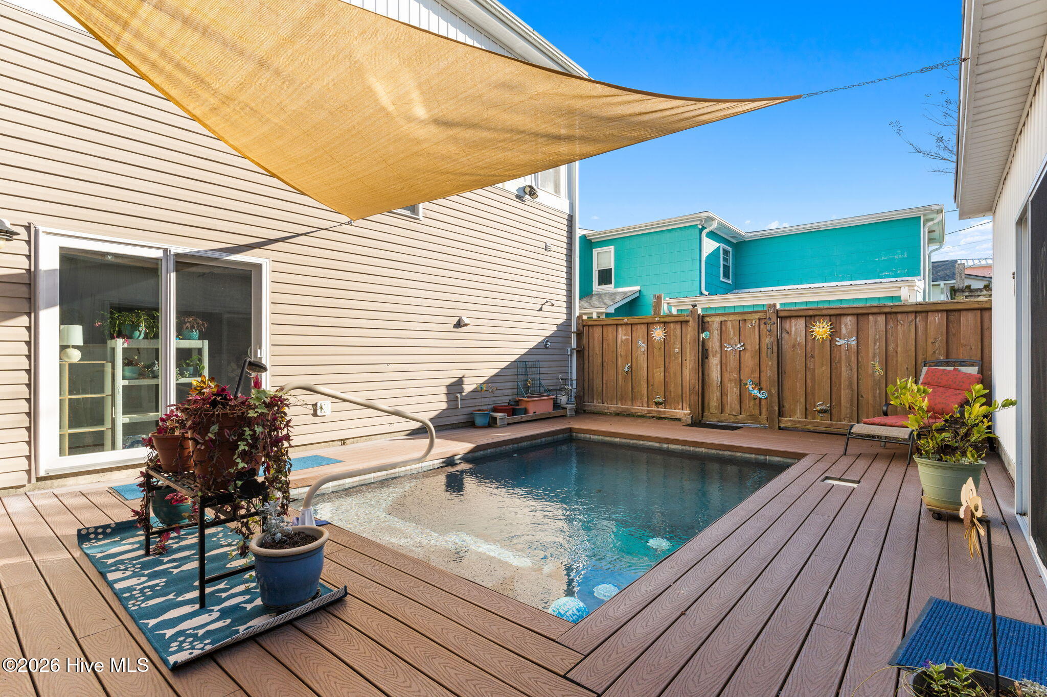 100546382 | Photo 18