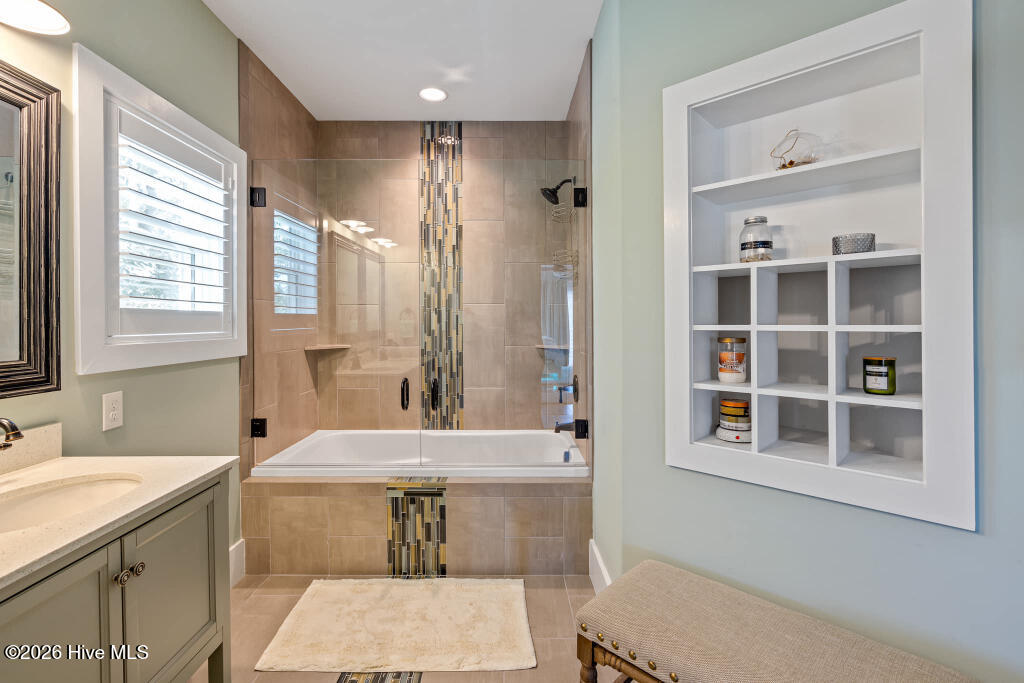 100509824 | Photo 12