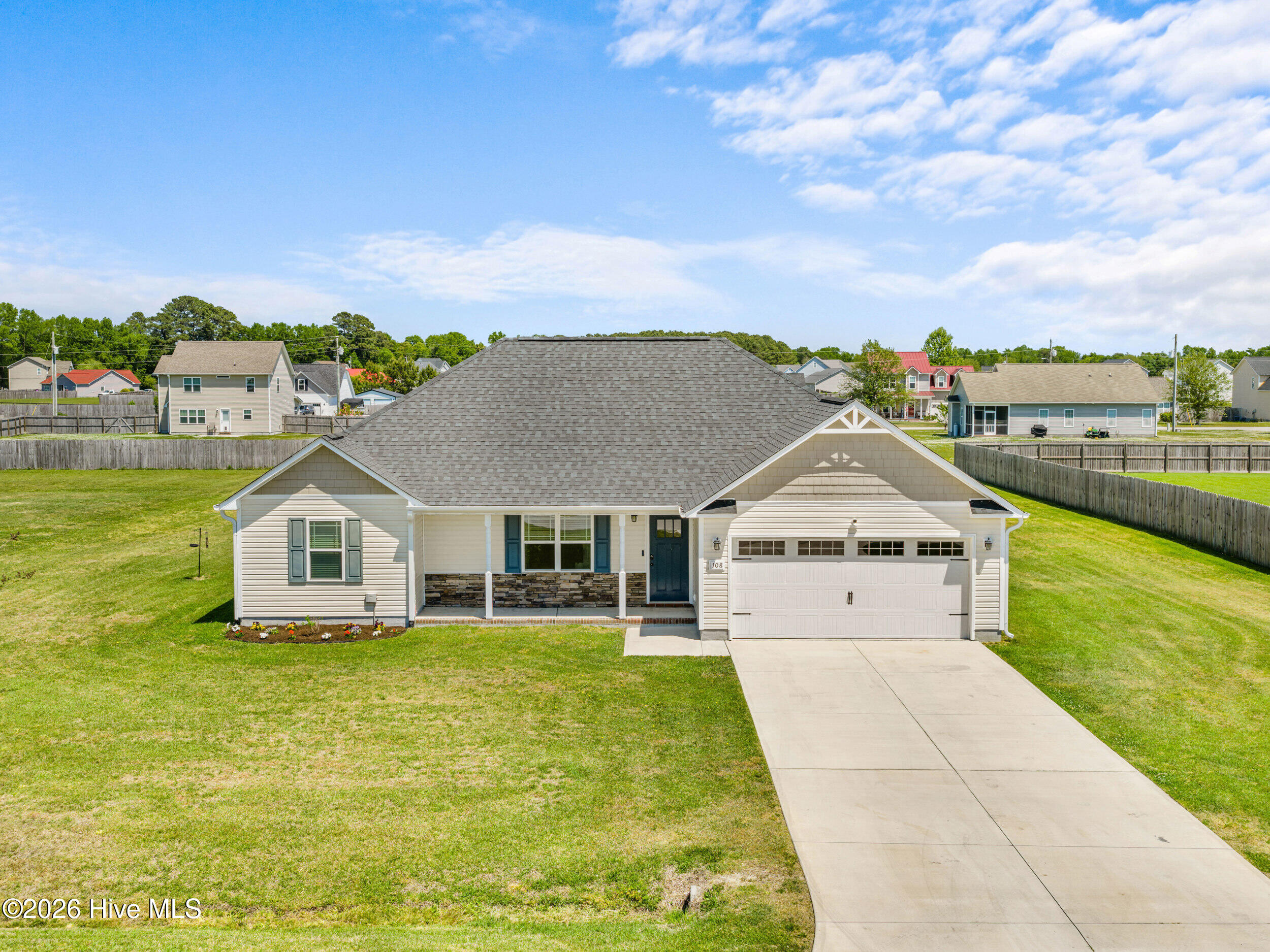 100569588 | Photo 40