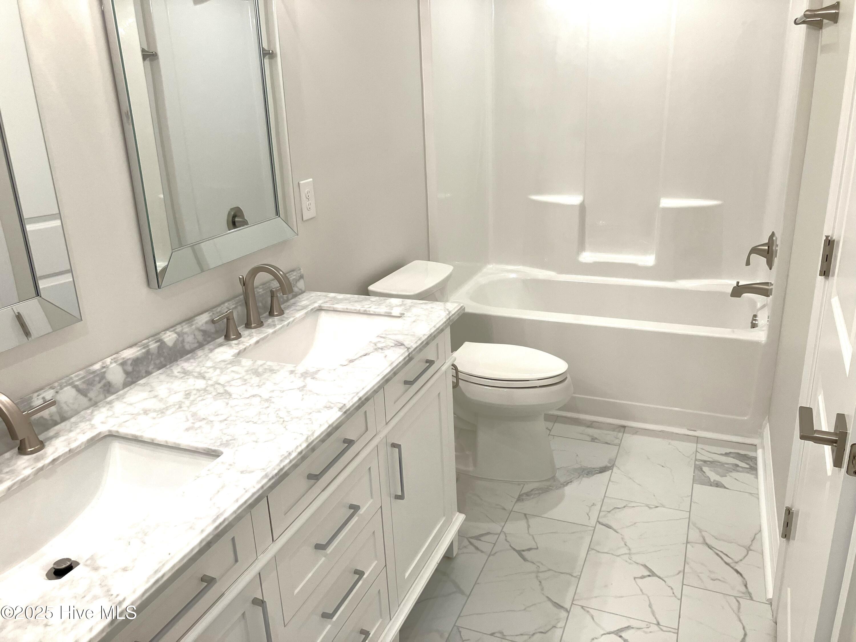 100514108 | Photo 34