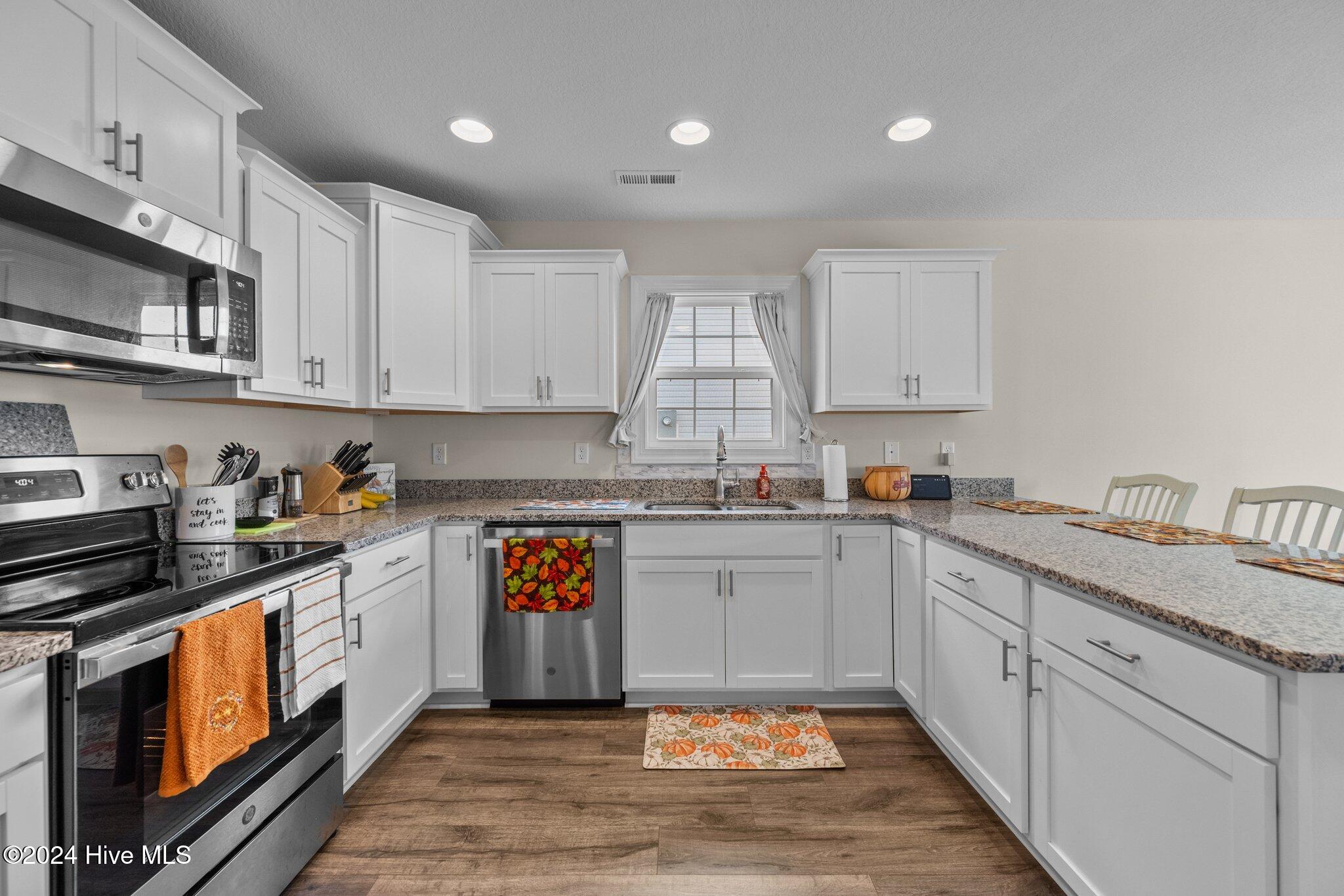 100551017 | Photo 12