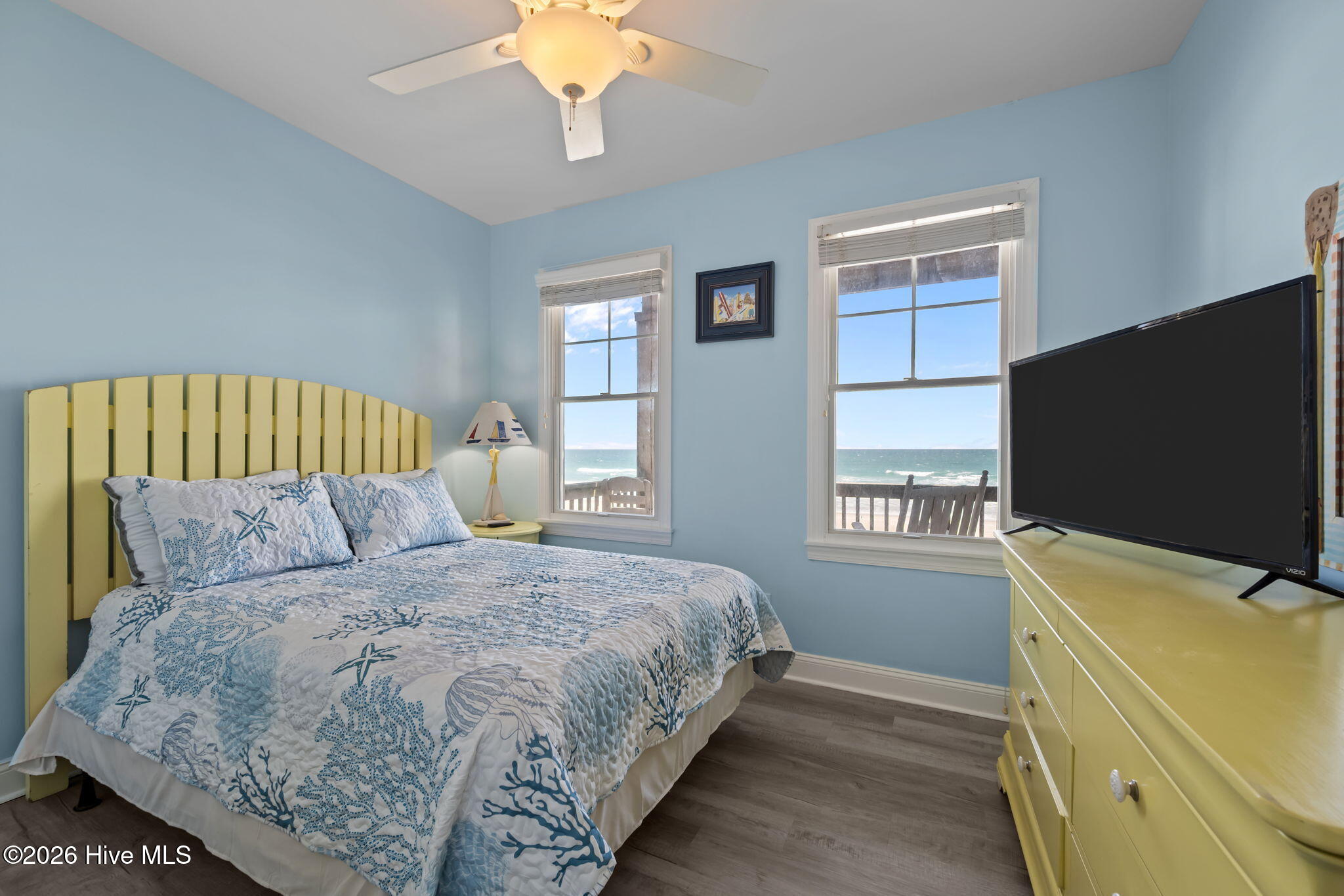 100570241 | Photo 56