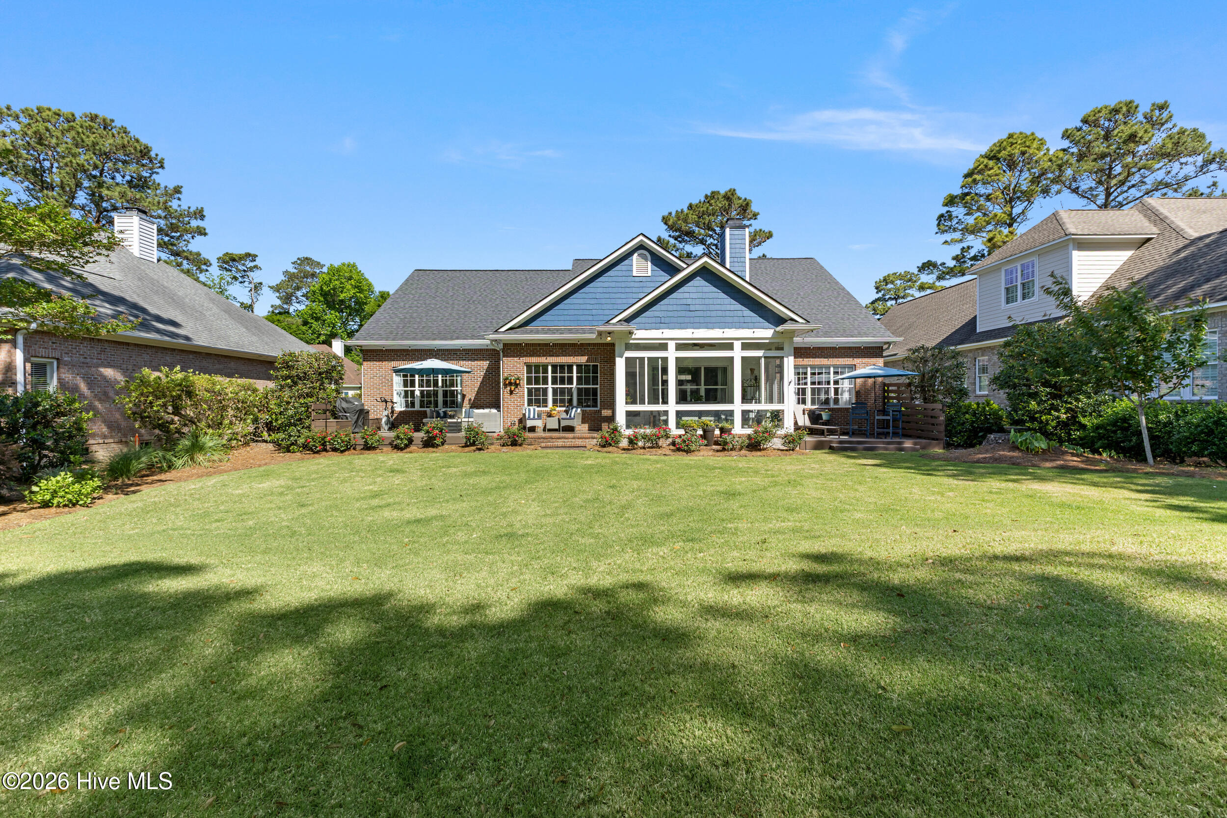 100569489 | Photo 49