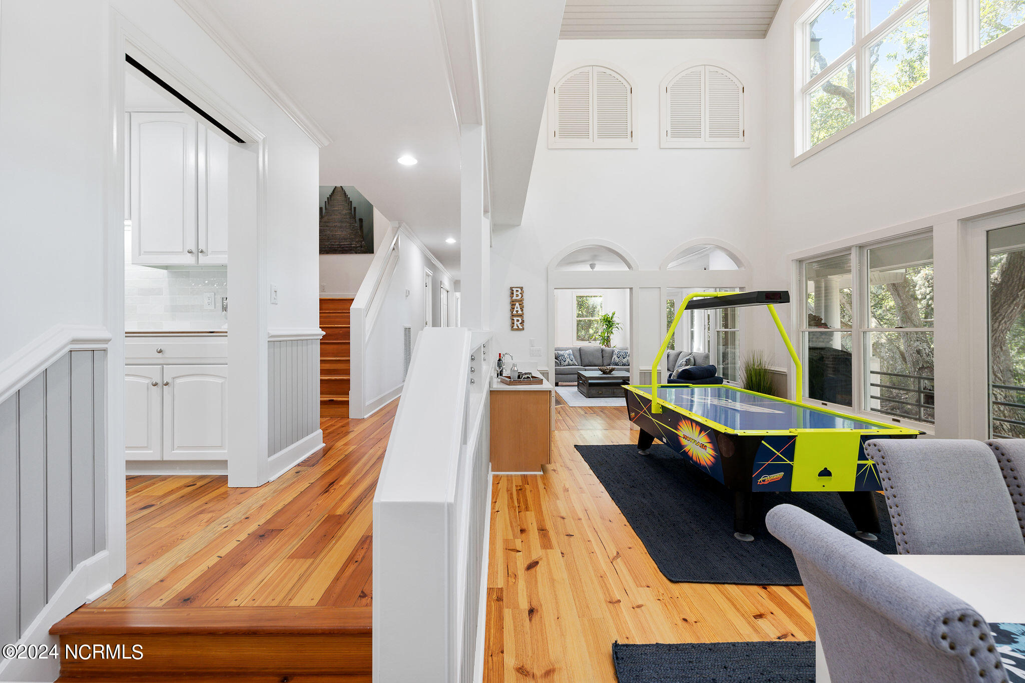 100493590 | Photo 23