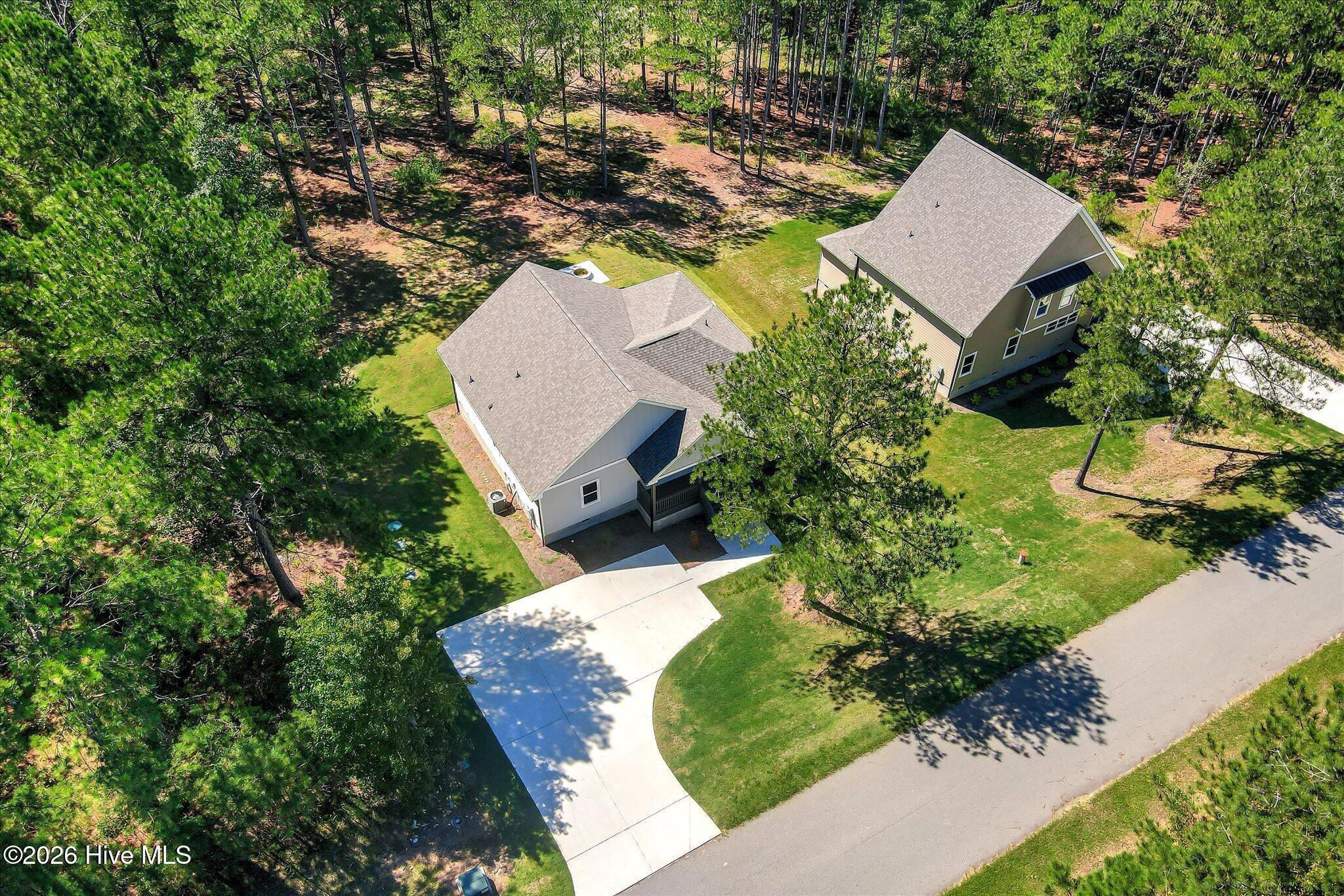4bd/3.5ba with 1611 sqft on dockable 1.06-ac lot with ample parking