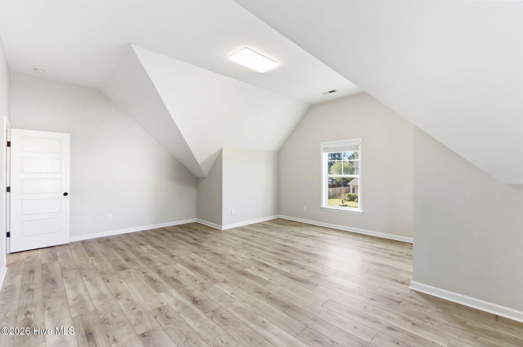 100566859 | Photo 50