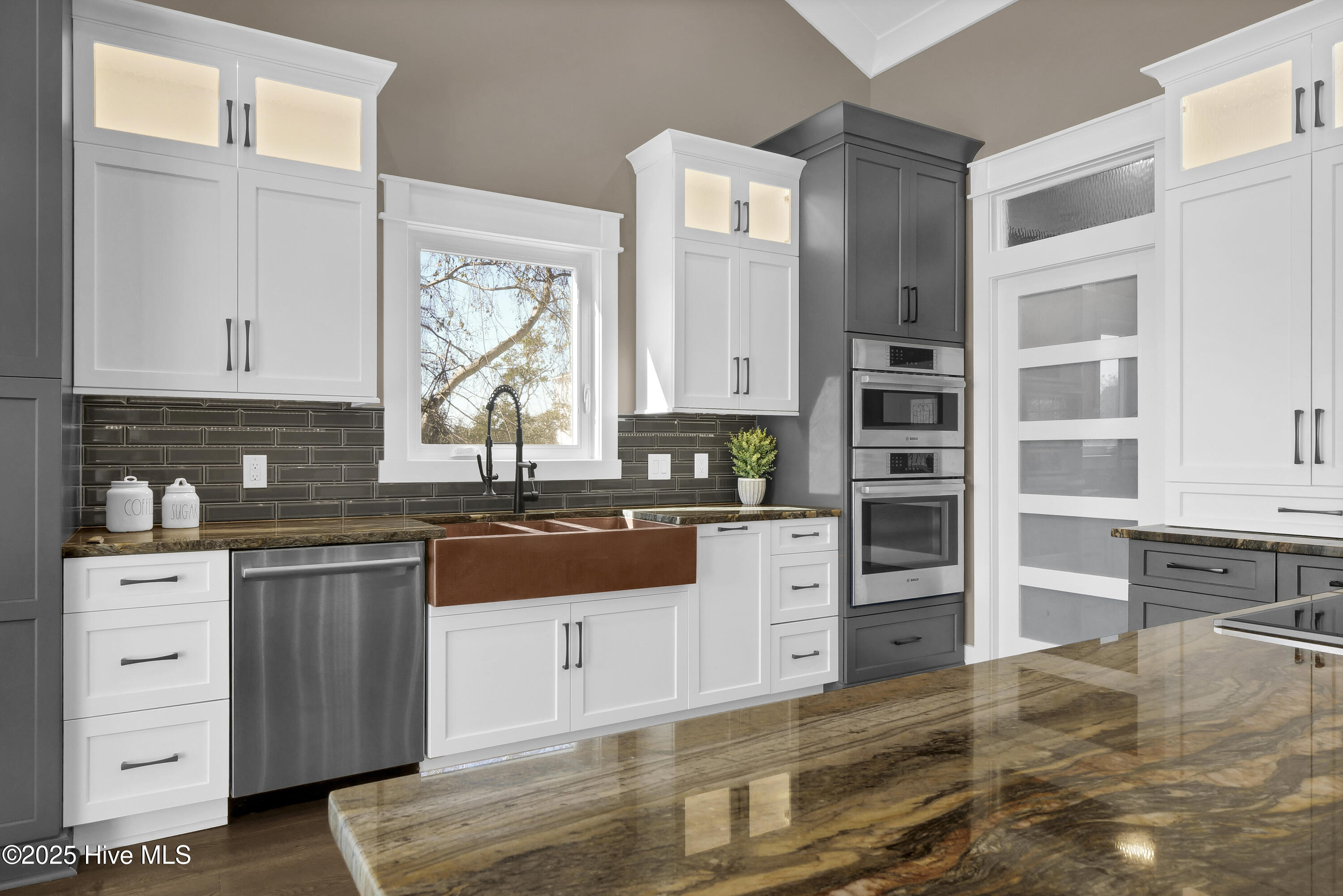 100543040 | Photo 15