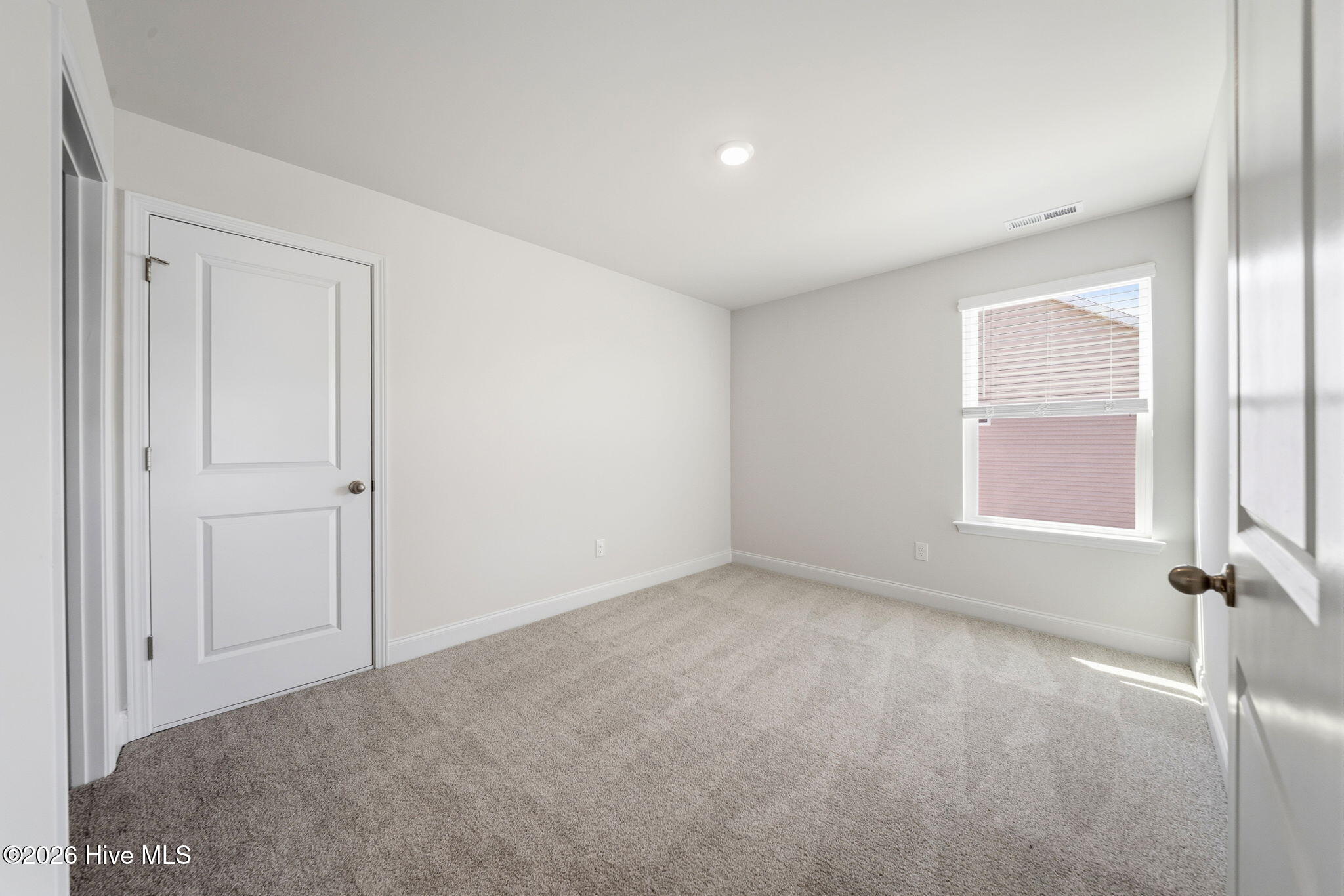 100566000 | Photo 35