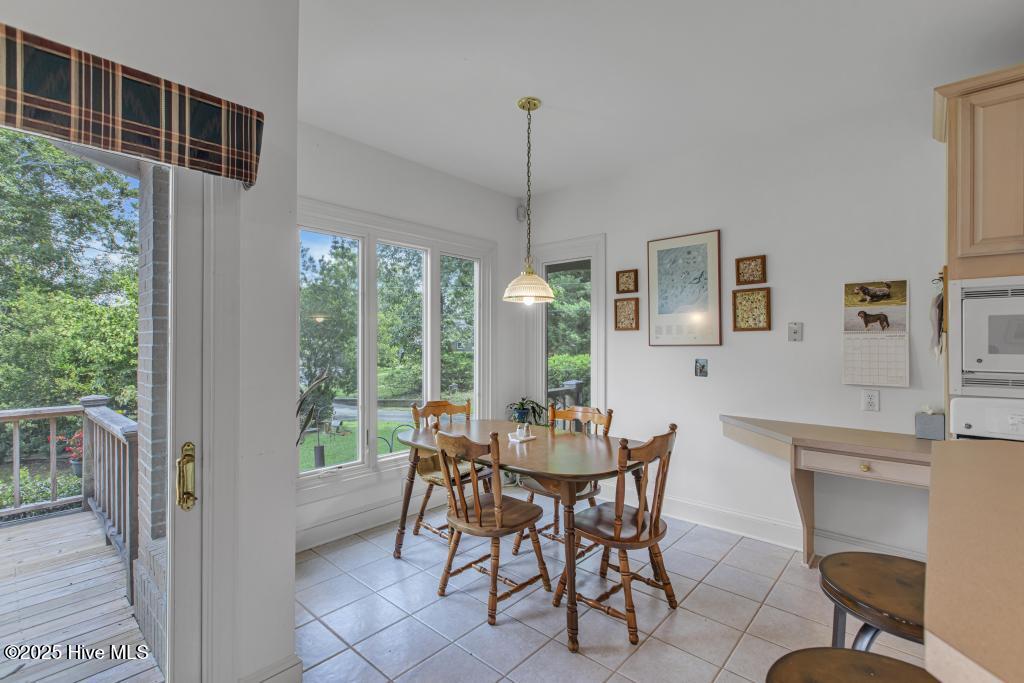 100530645 | Photo 14