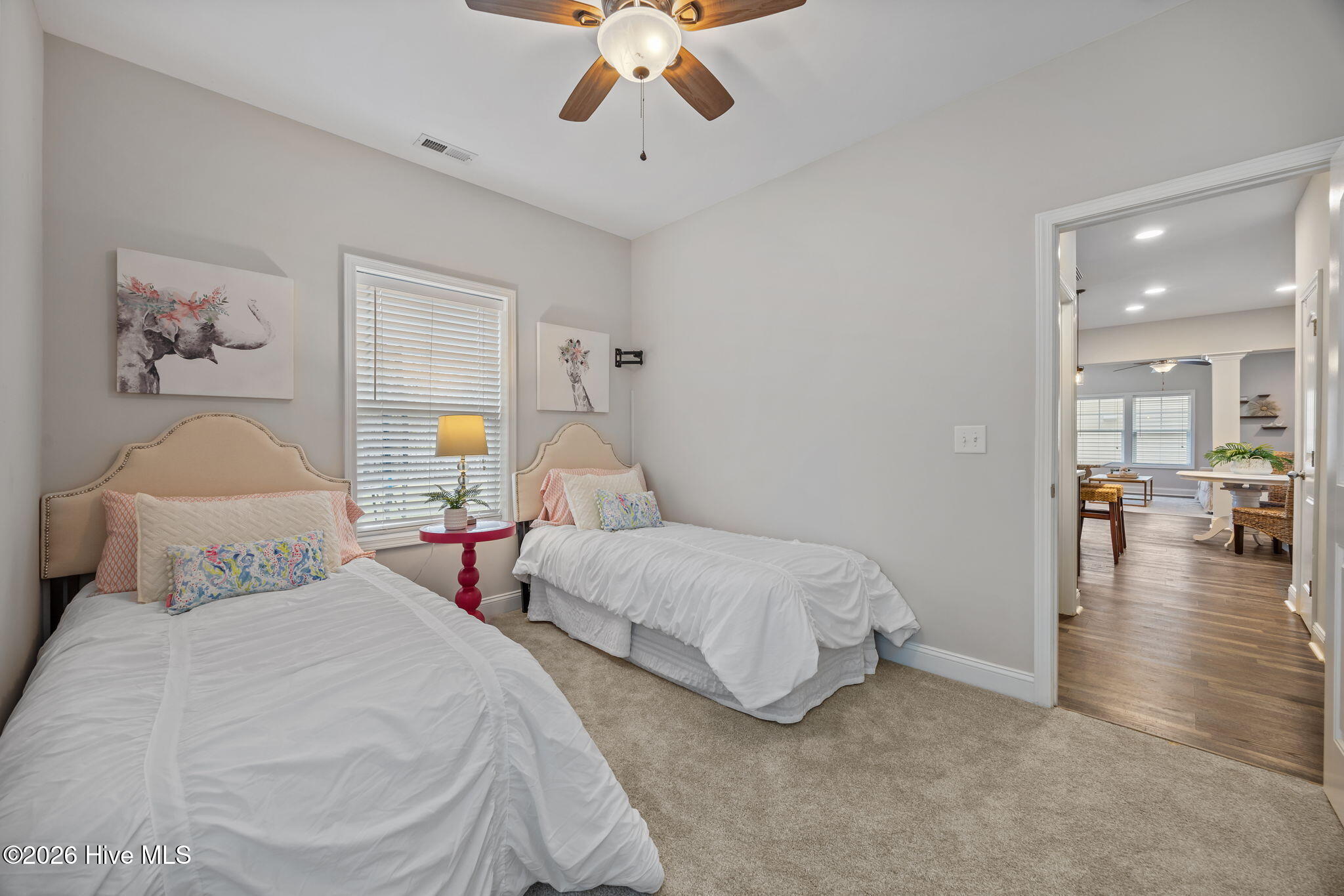 100565908 | Photo 26