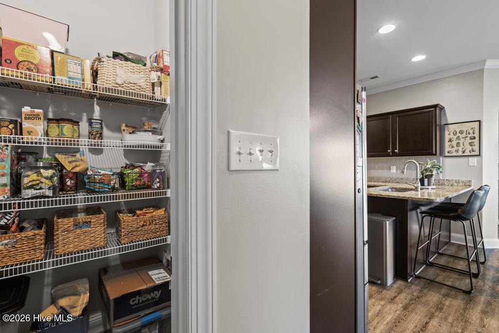 100562207 | Photo 15