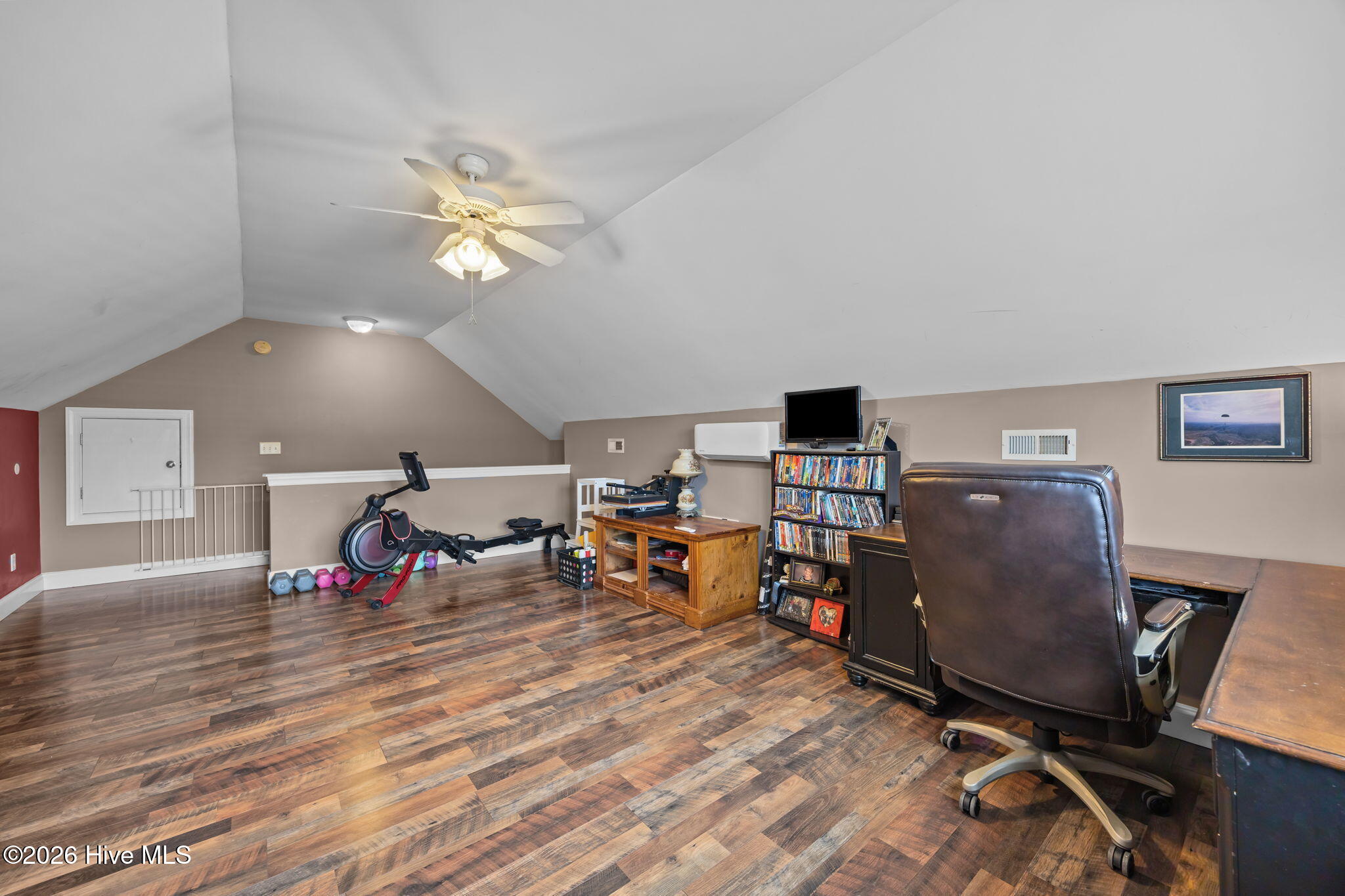 100548252 | Photo 25