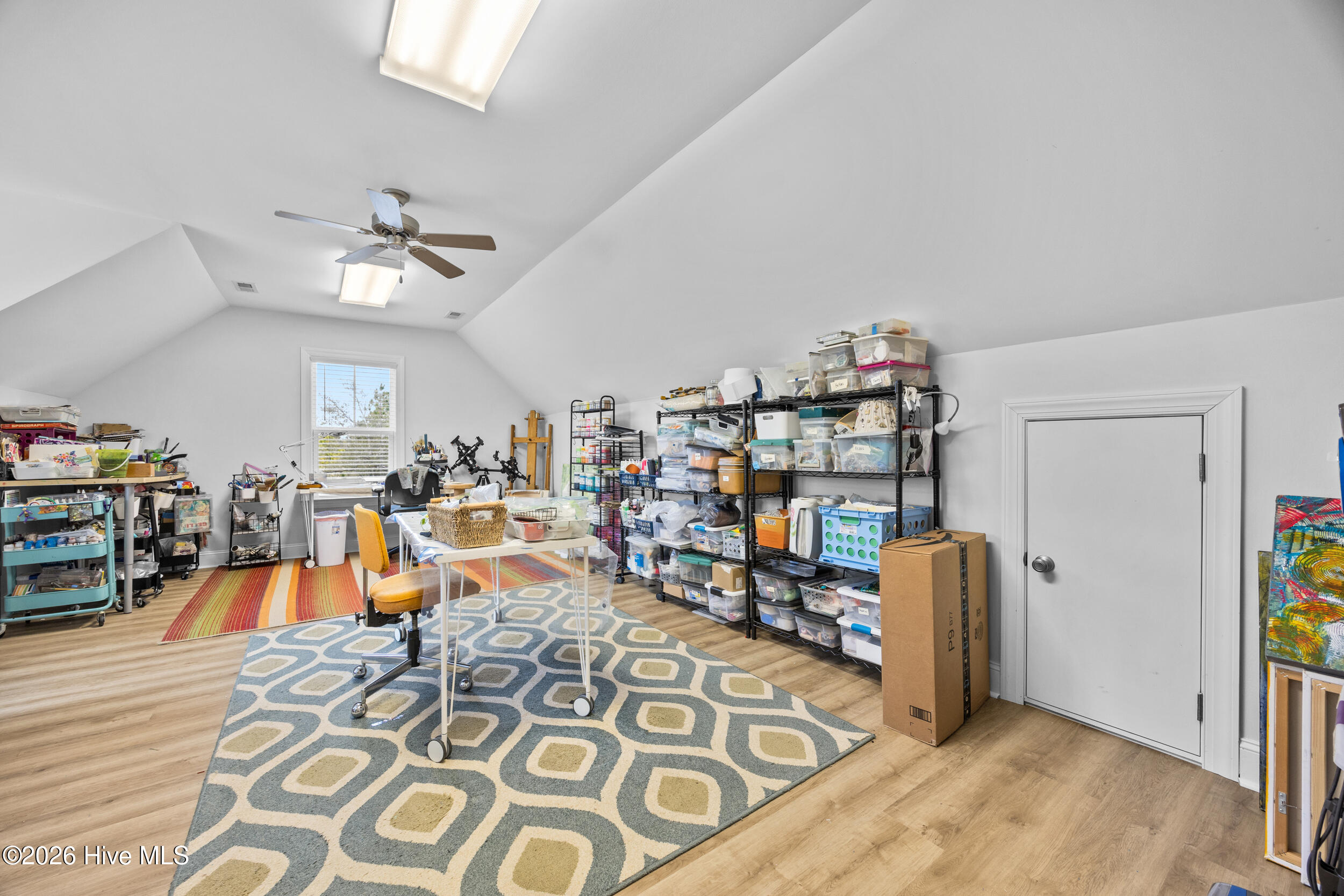 100553911 | Photo 22