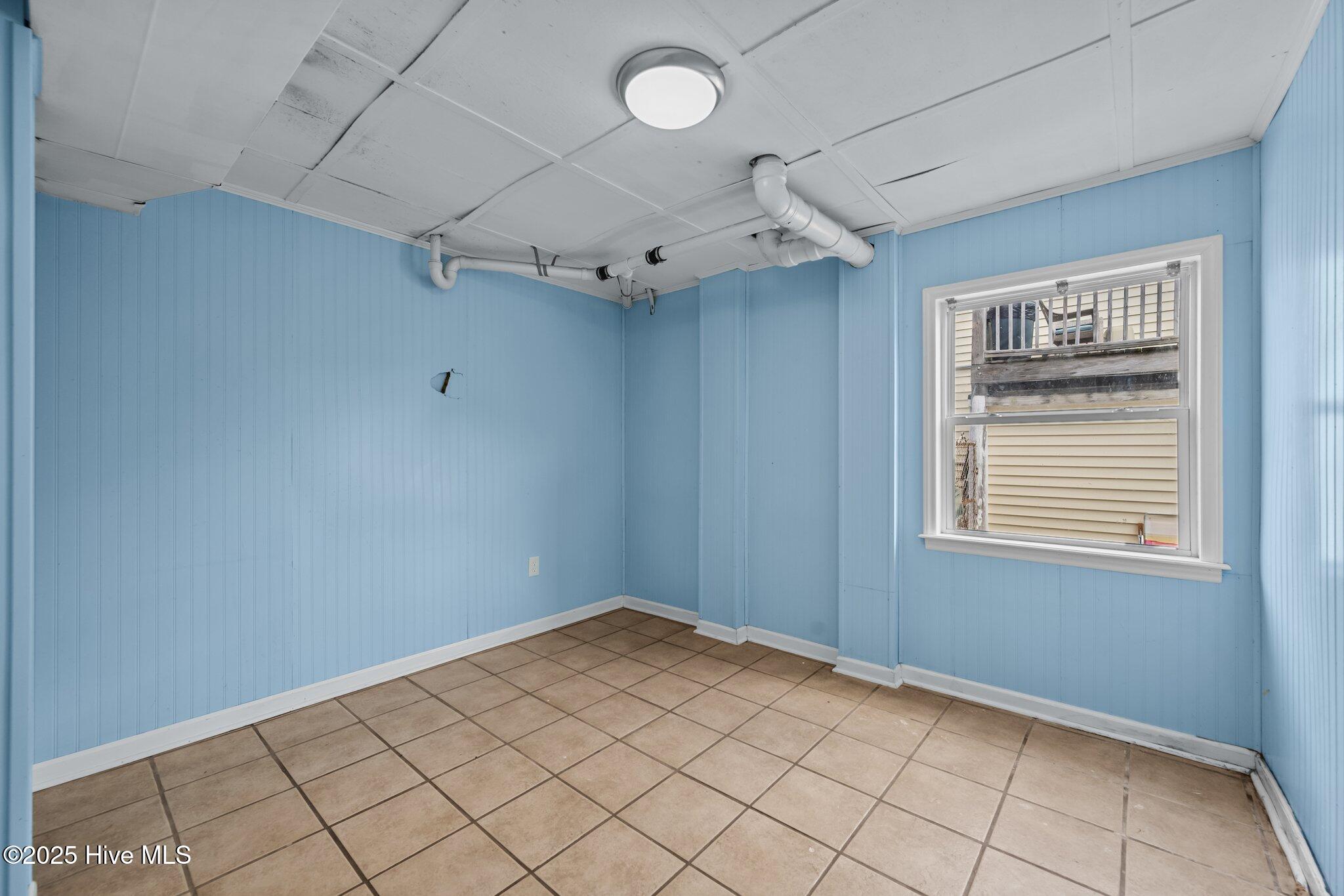 100555886 | Photo 16