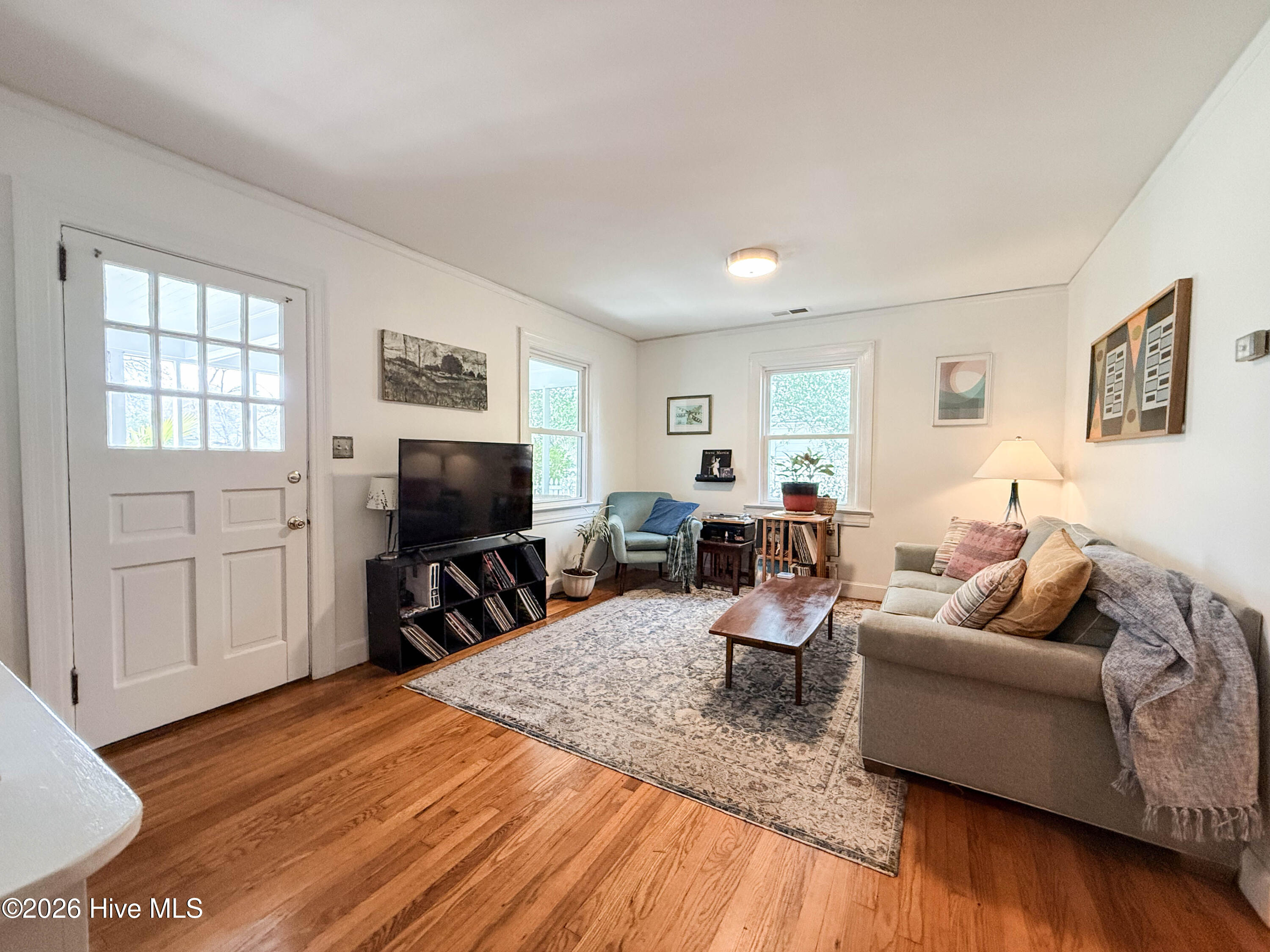 100560298 | Photo 11