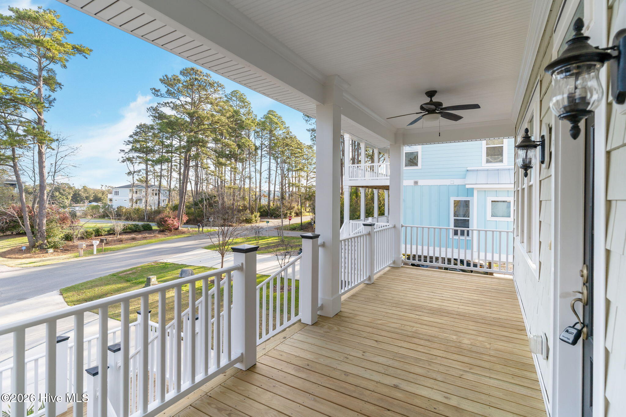 100561647 | Photo 35