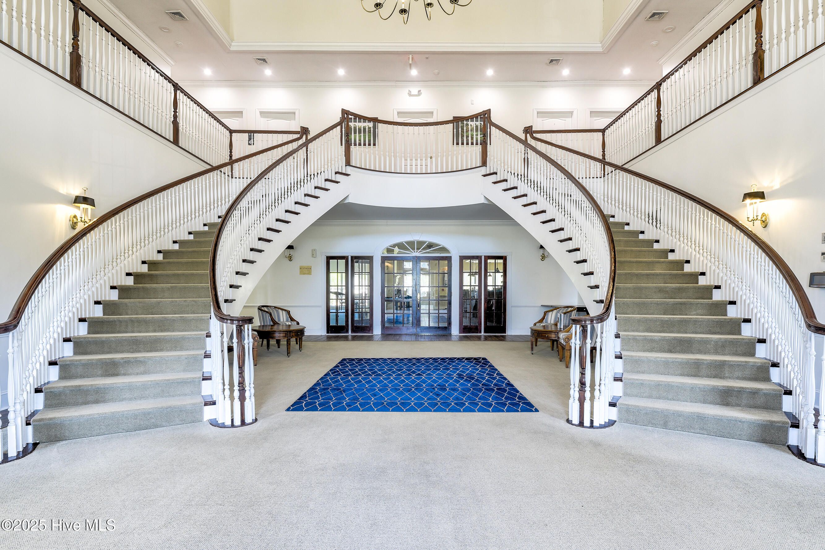 100514225 | Photo 49