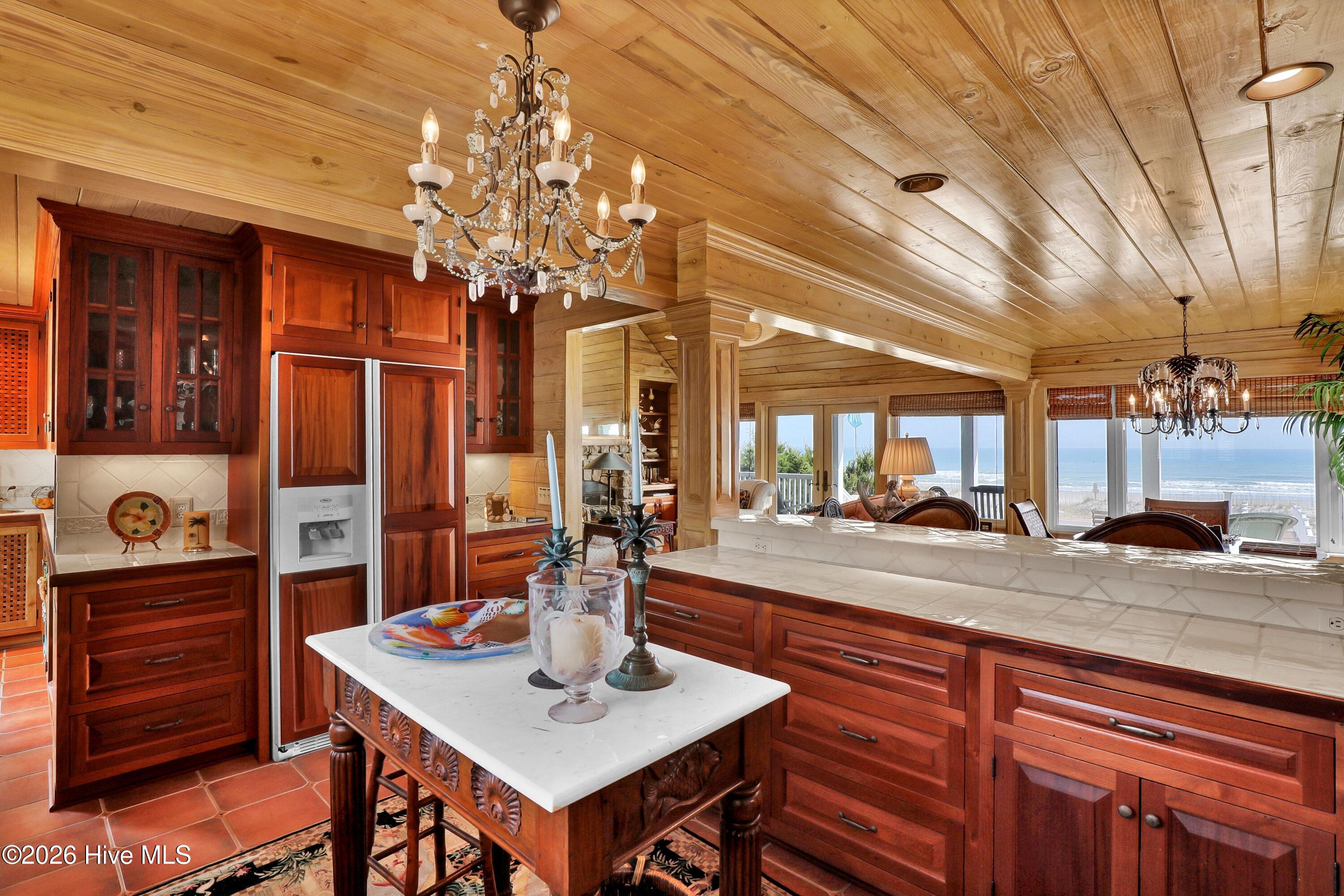 100558553 | Photo 21