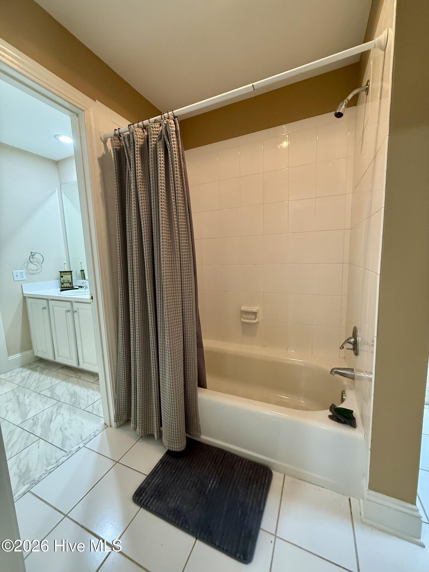 Jack -n- Jill Bathroom