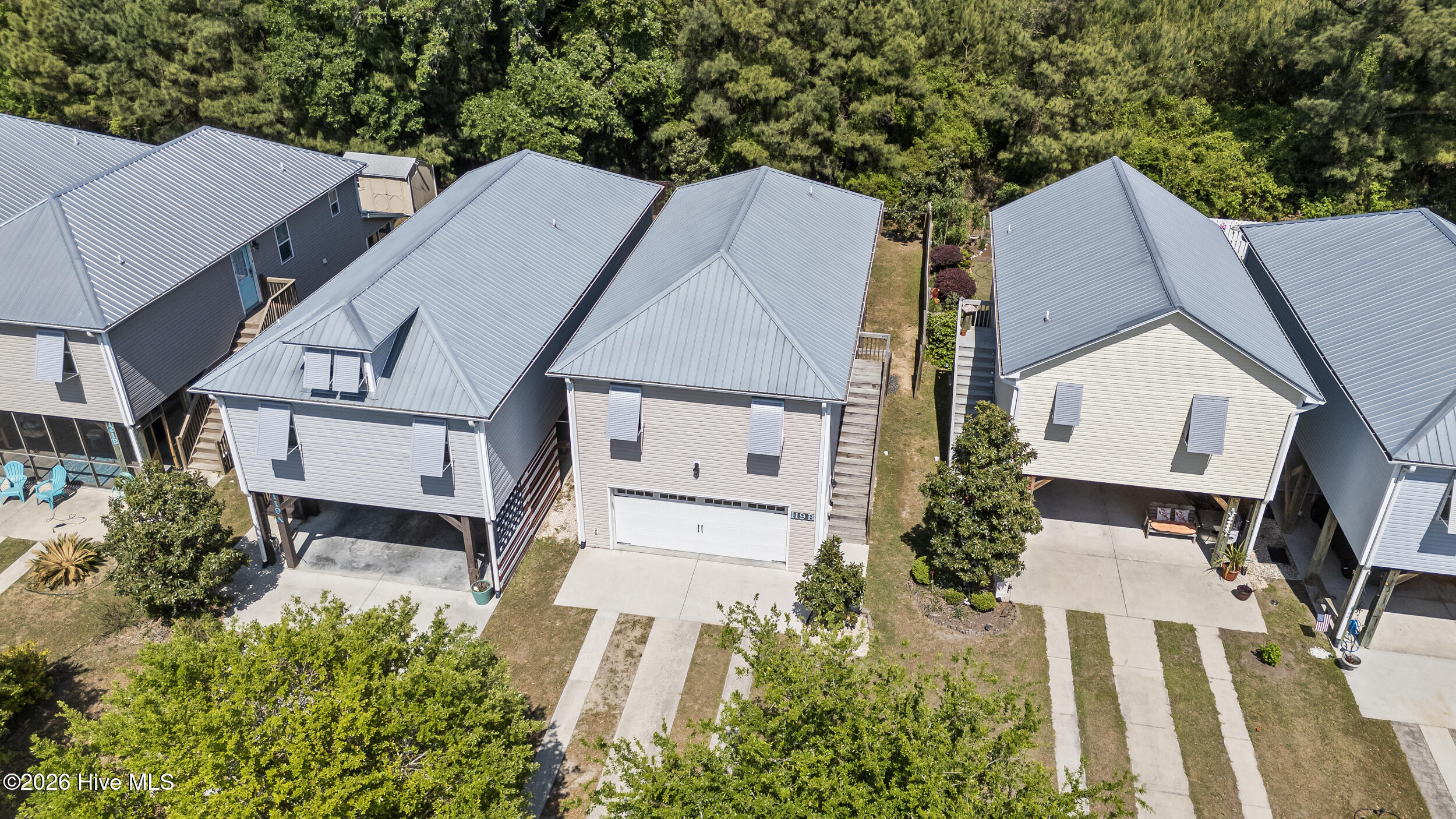 100569653 | Photo 38