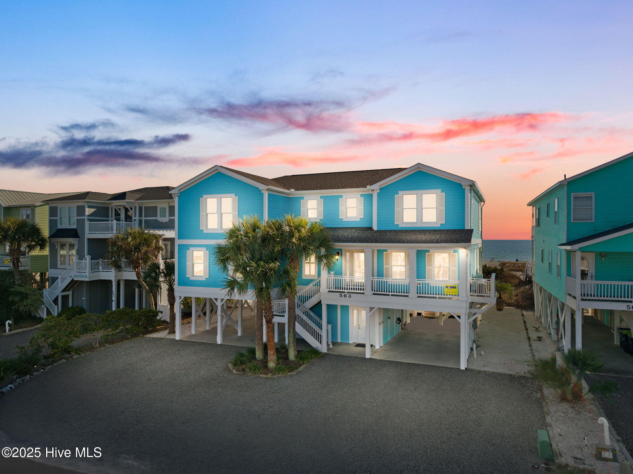 100542576 | Photo 93