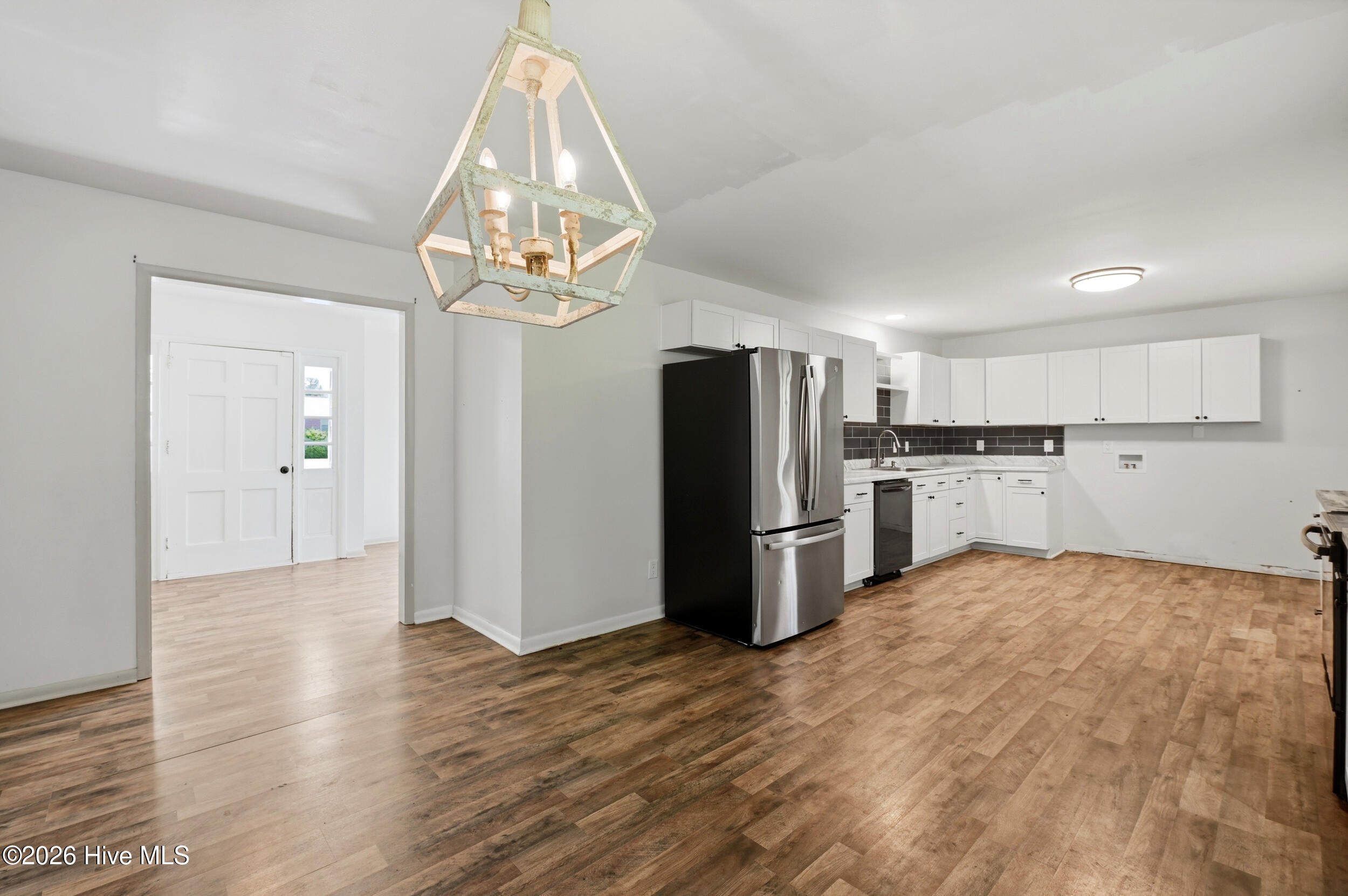 100566125 | Photo 14