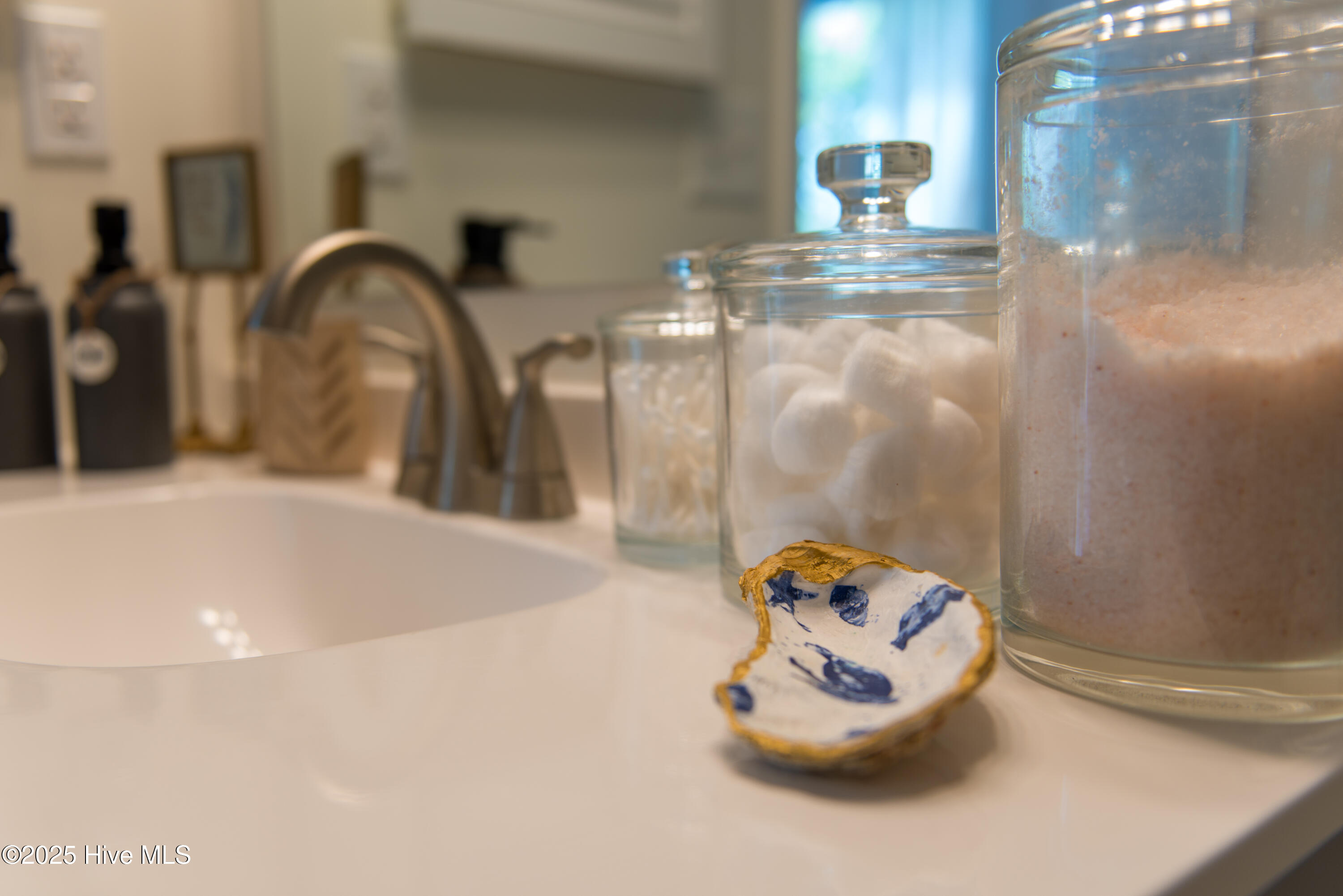 100556360 | Photo 51