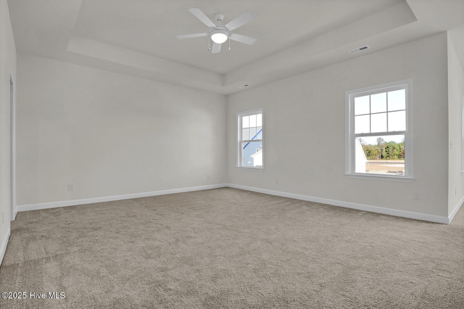 100556058 | Photo 18