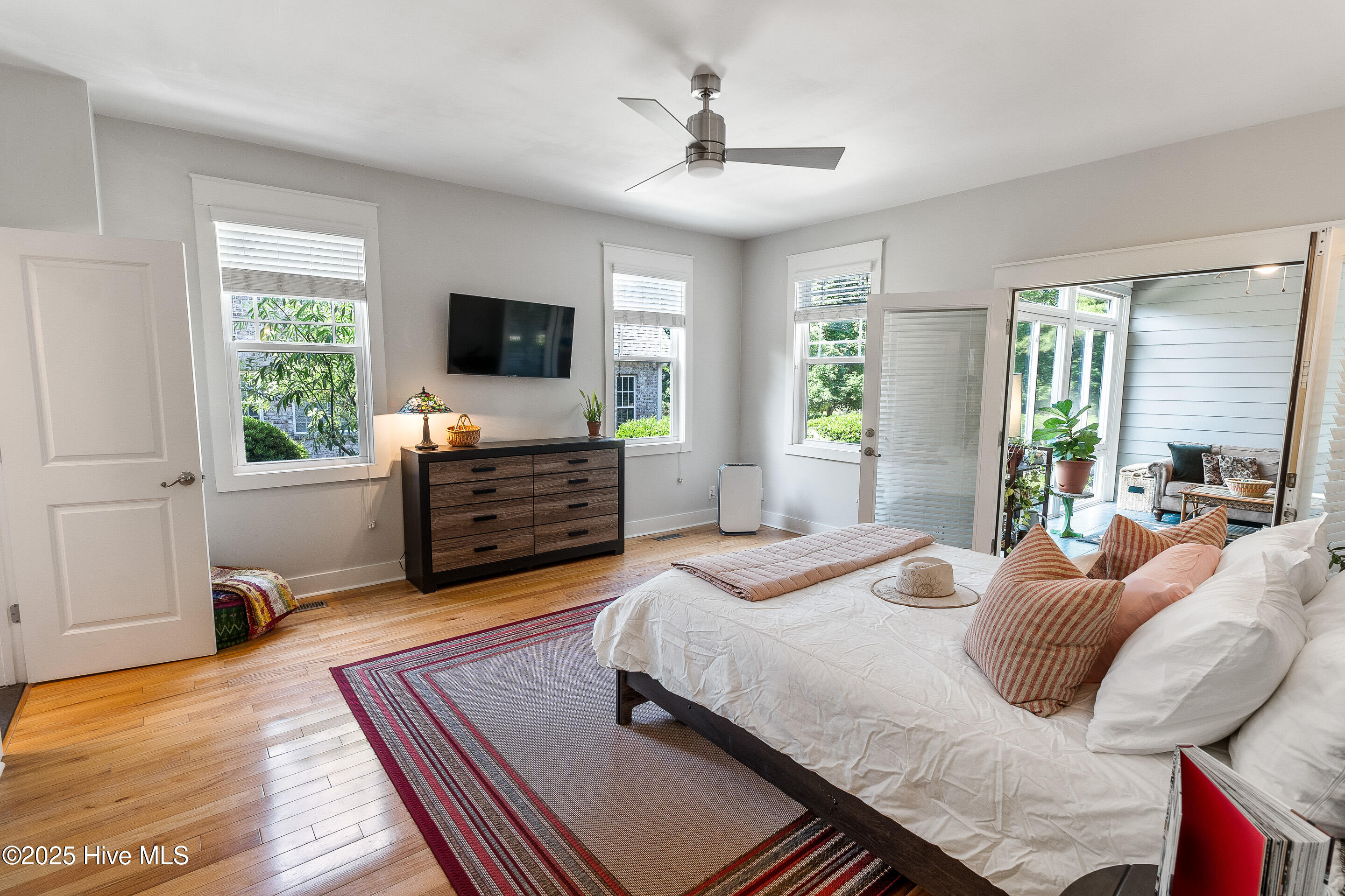 100505939 | Photo 28