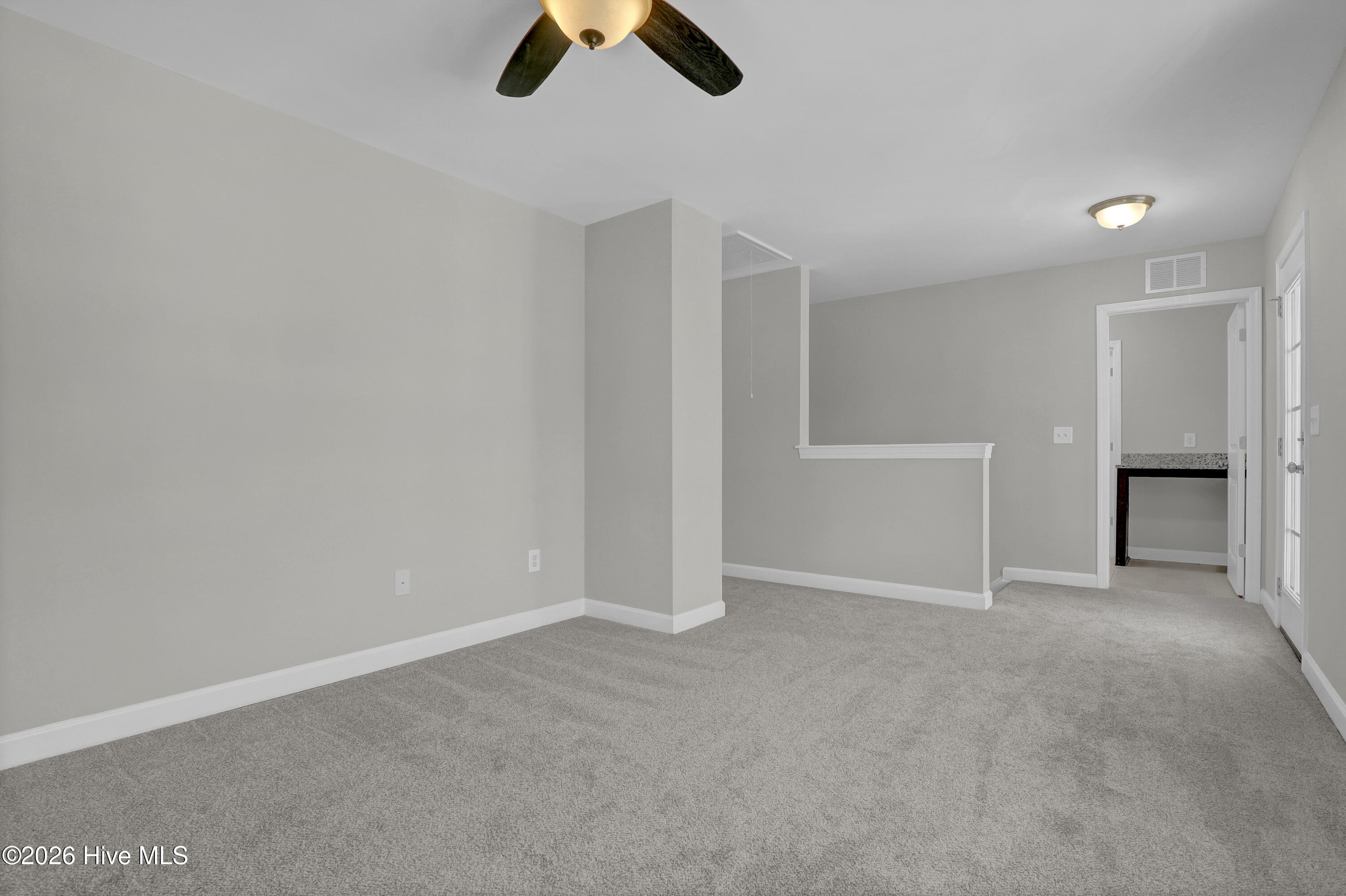 100556478 | Photo 22