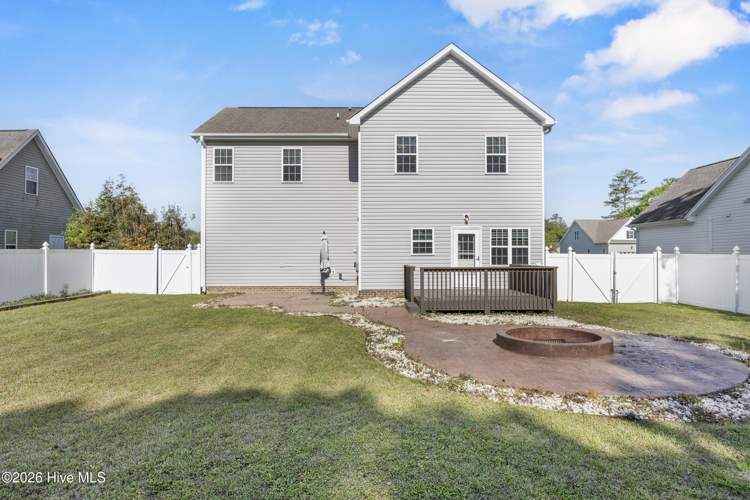211 Wedgefield Circle,Maple Hill