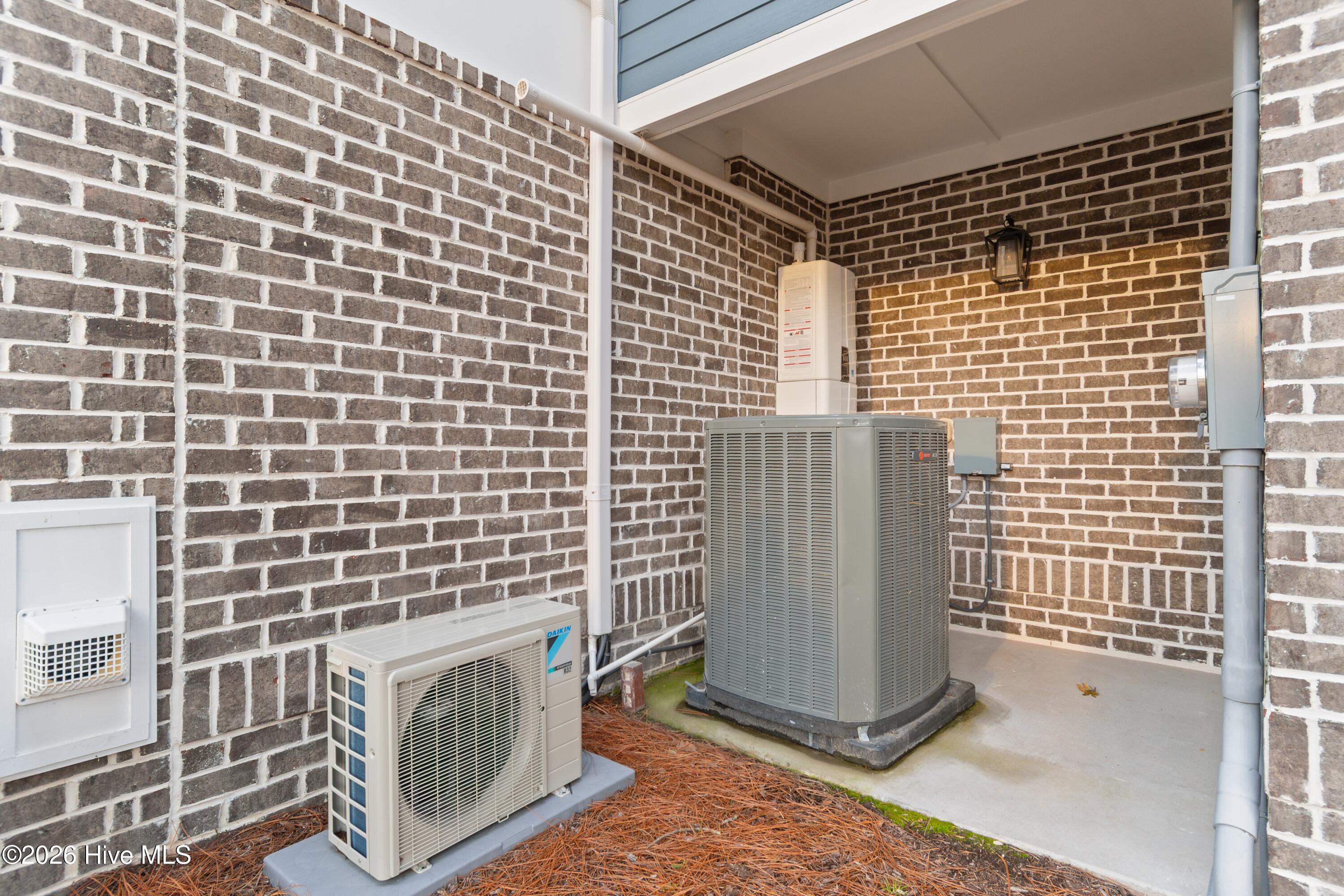 100555426 | Photo 33