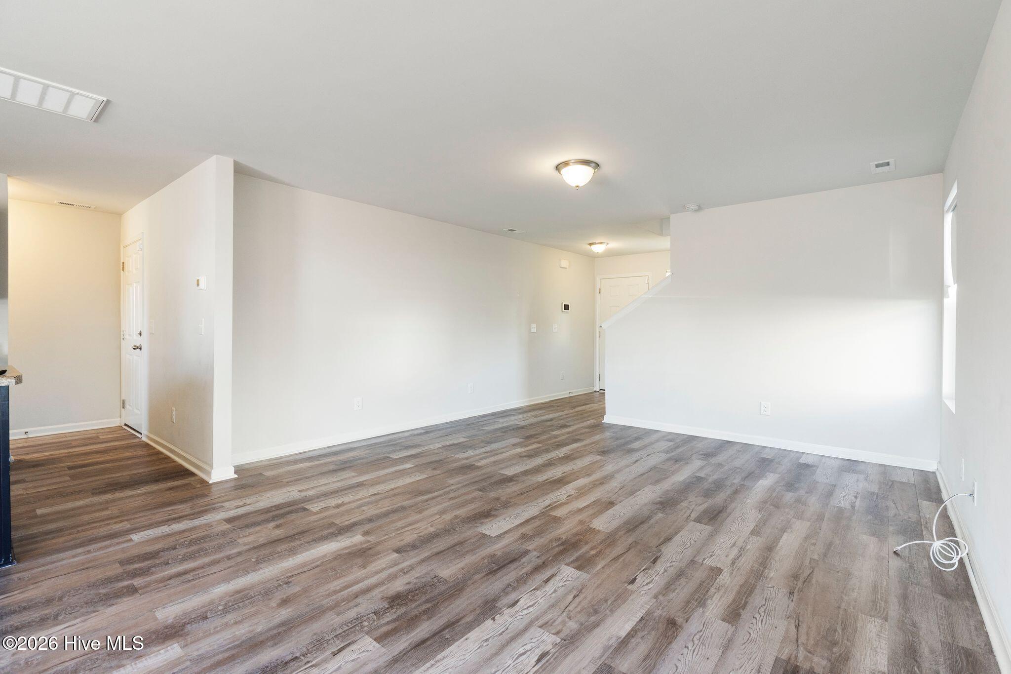 100553399 | Photo 10