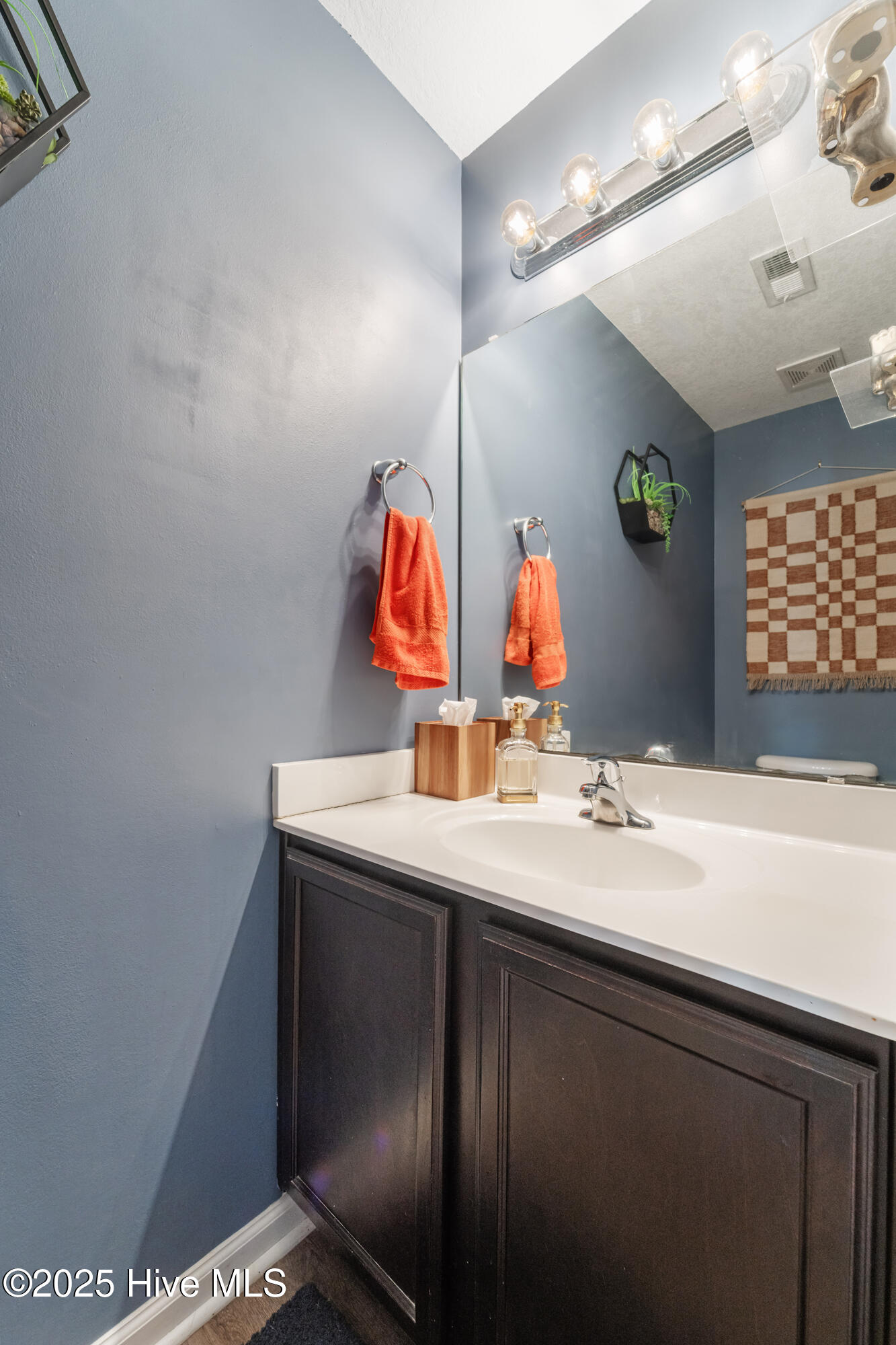 100539318 | Photo 17