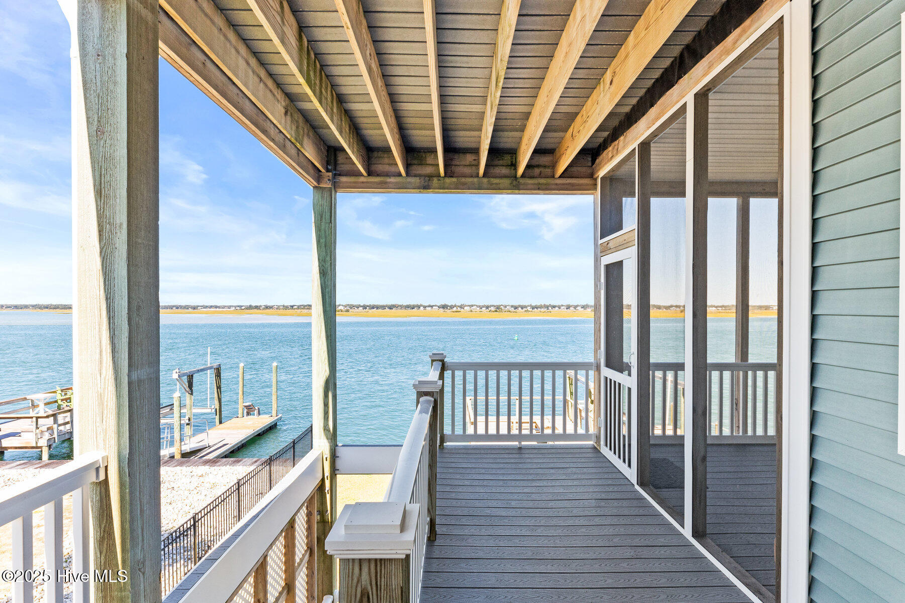 100538043 | Photo 42