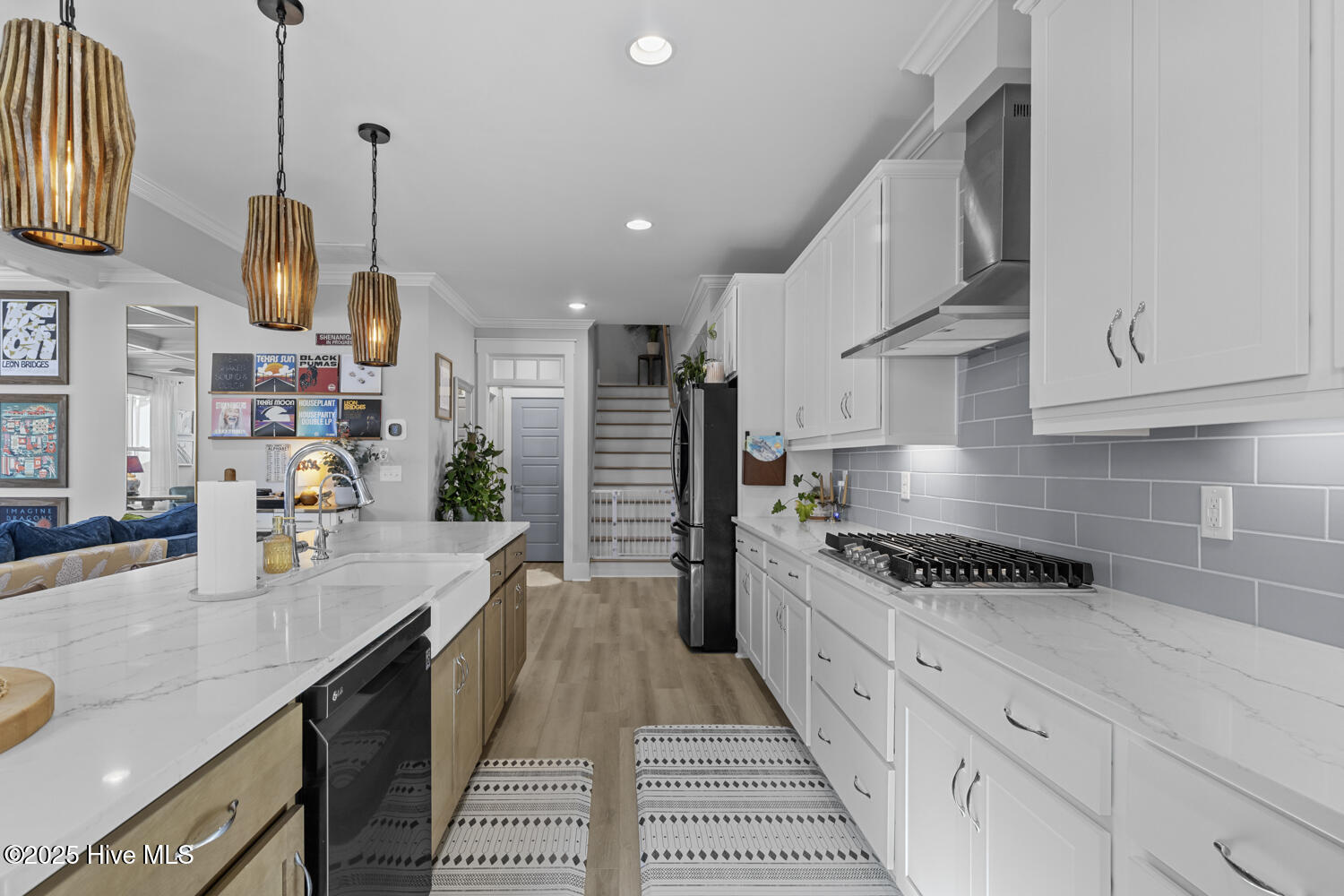 100545197 | Photo 22