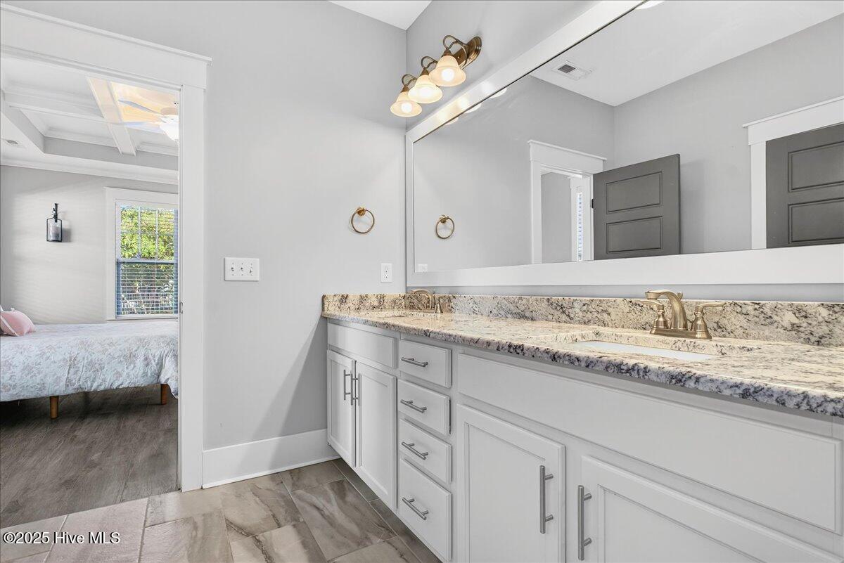 100541370 | Photo 32