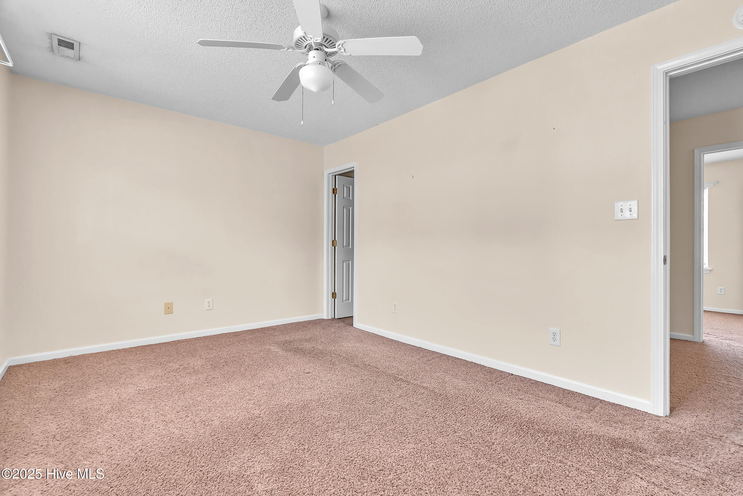 100541412 | Photo 20