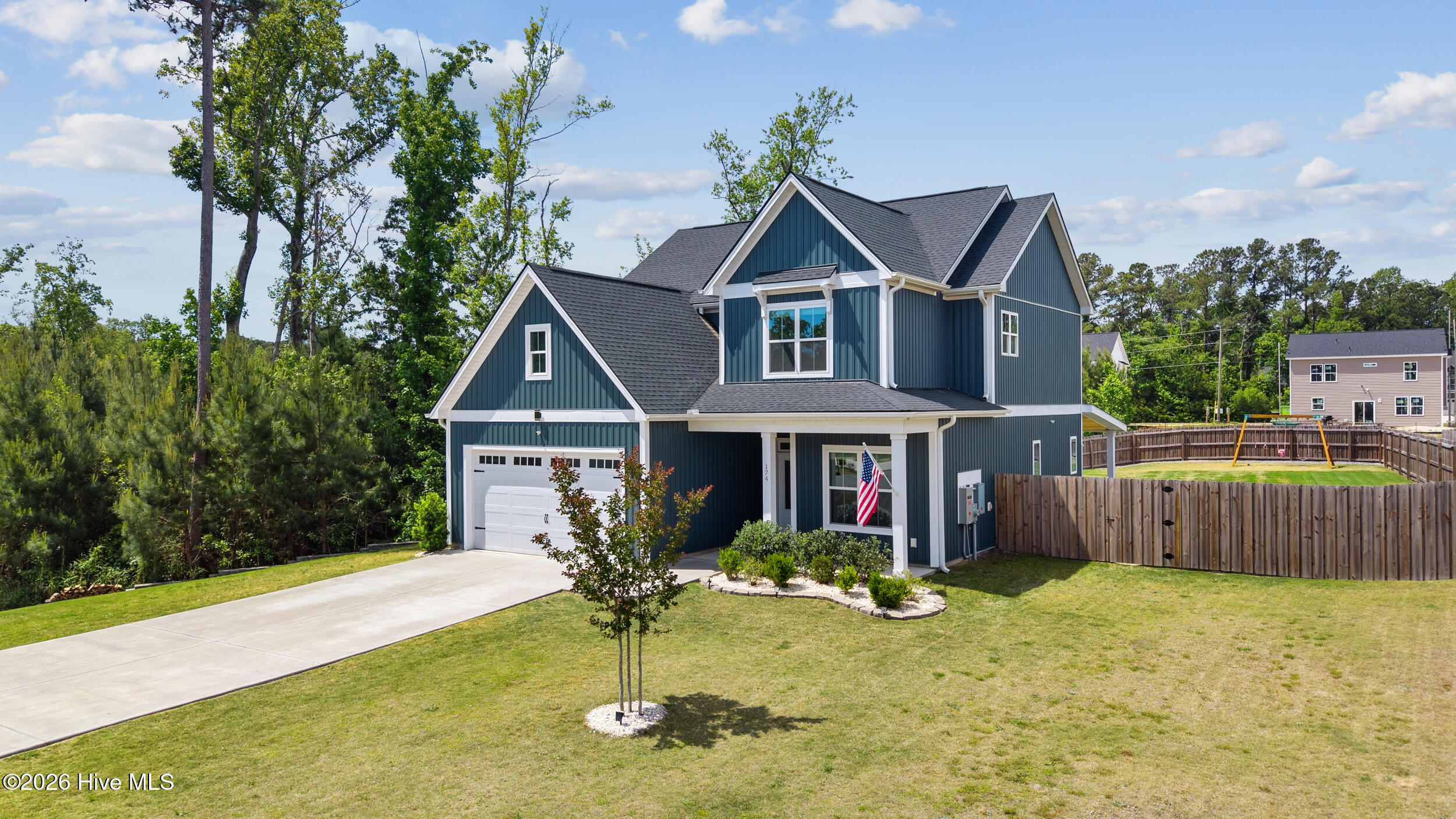 100570629 | Photo 49