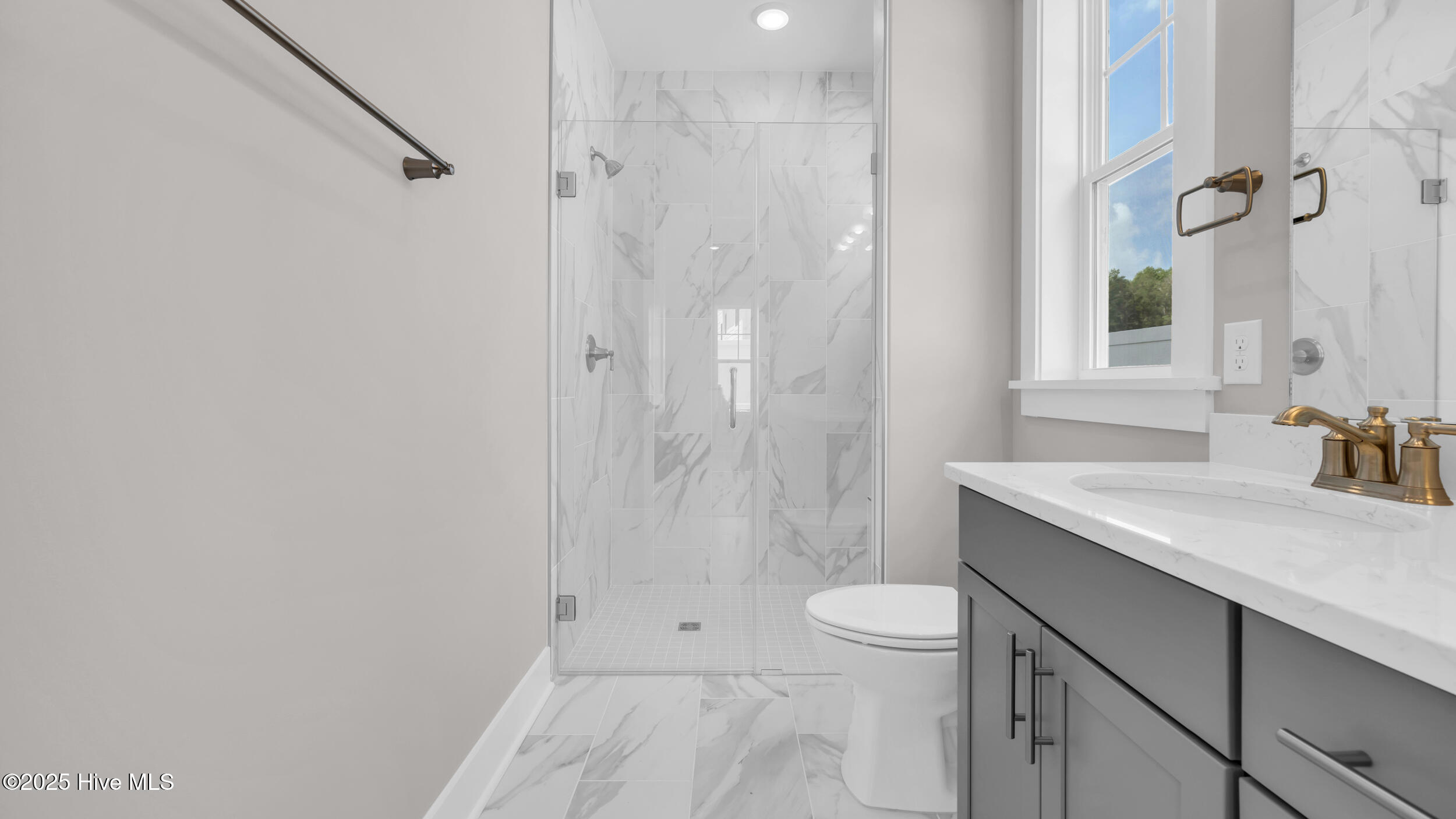 100525614 | Photo 29