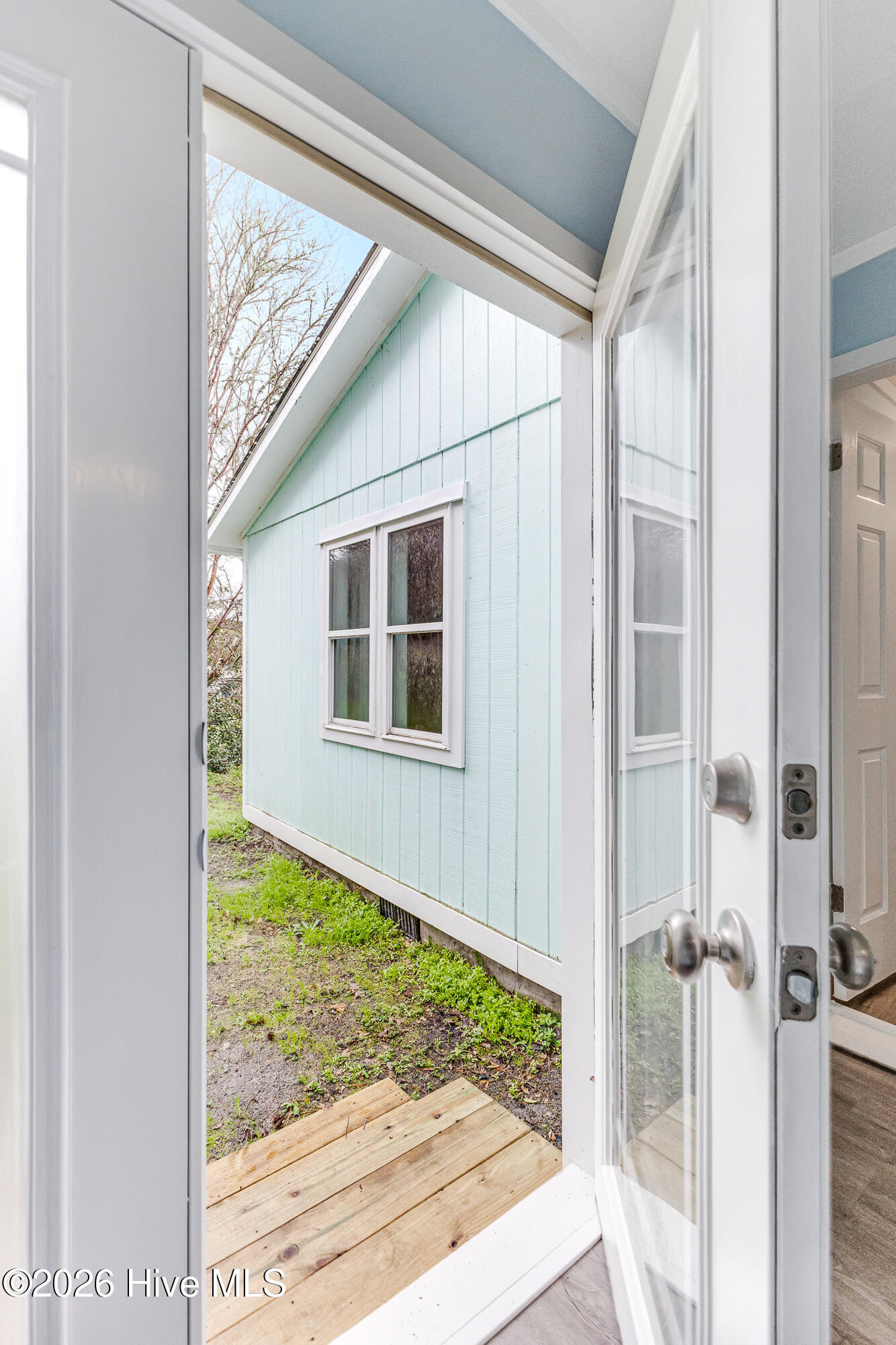 100560592 | Photo 28