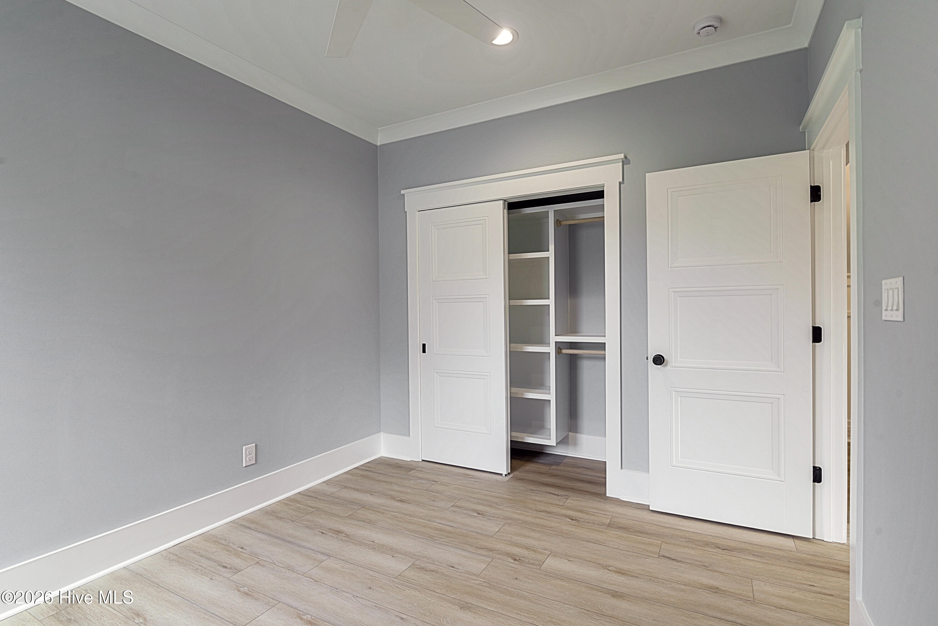 100547114 | Photo 11