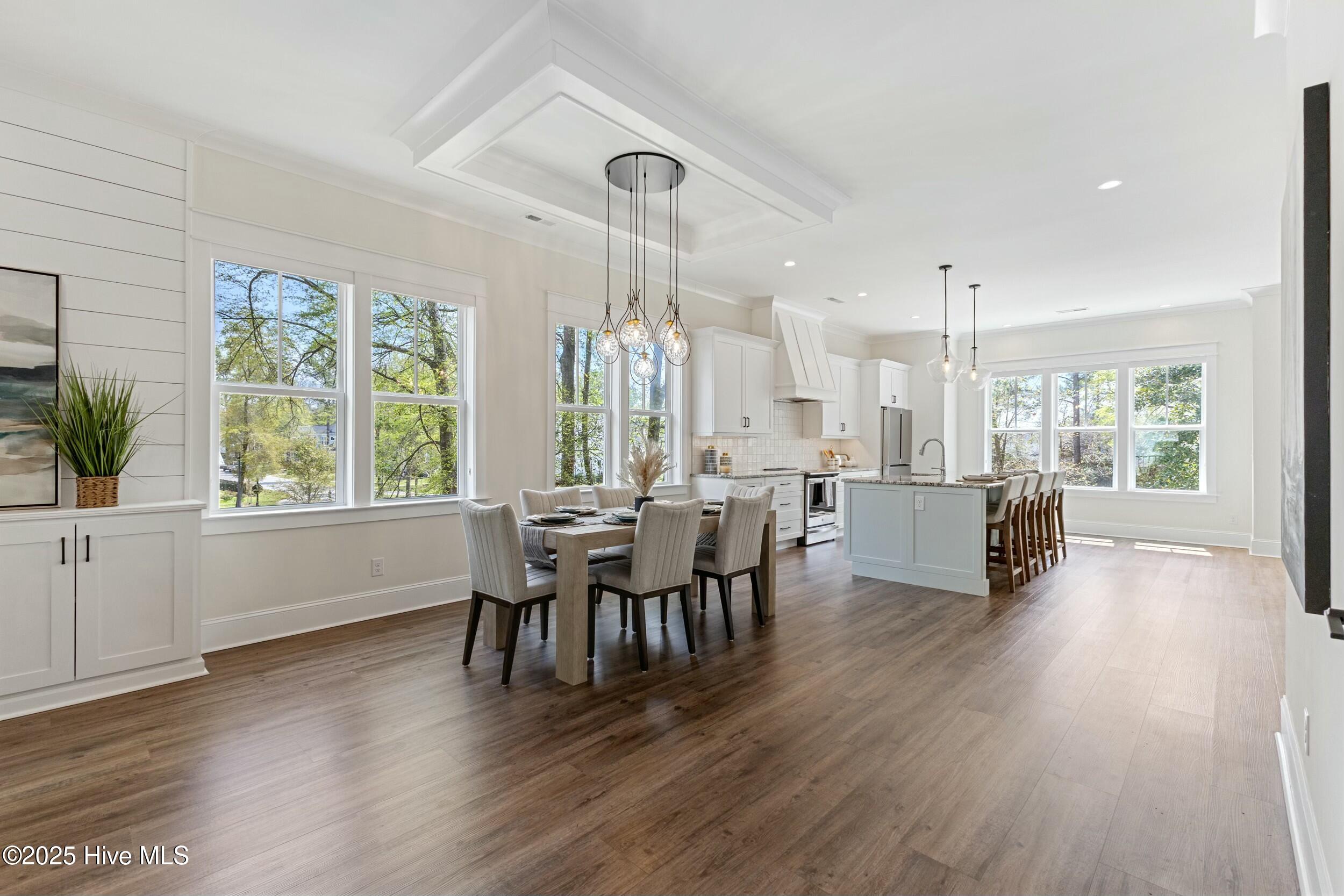 100498490 | Photo 14