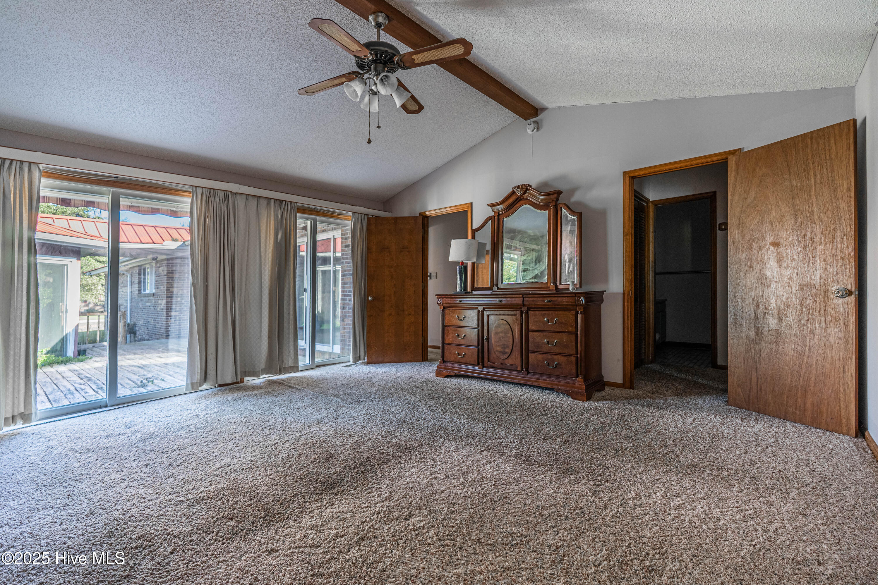 100536472 | Photo 27